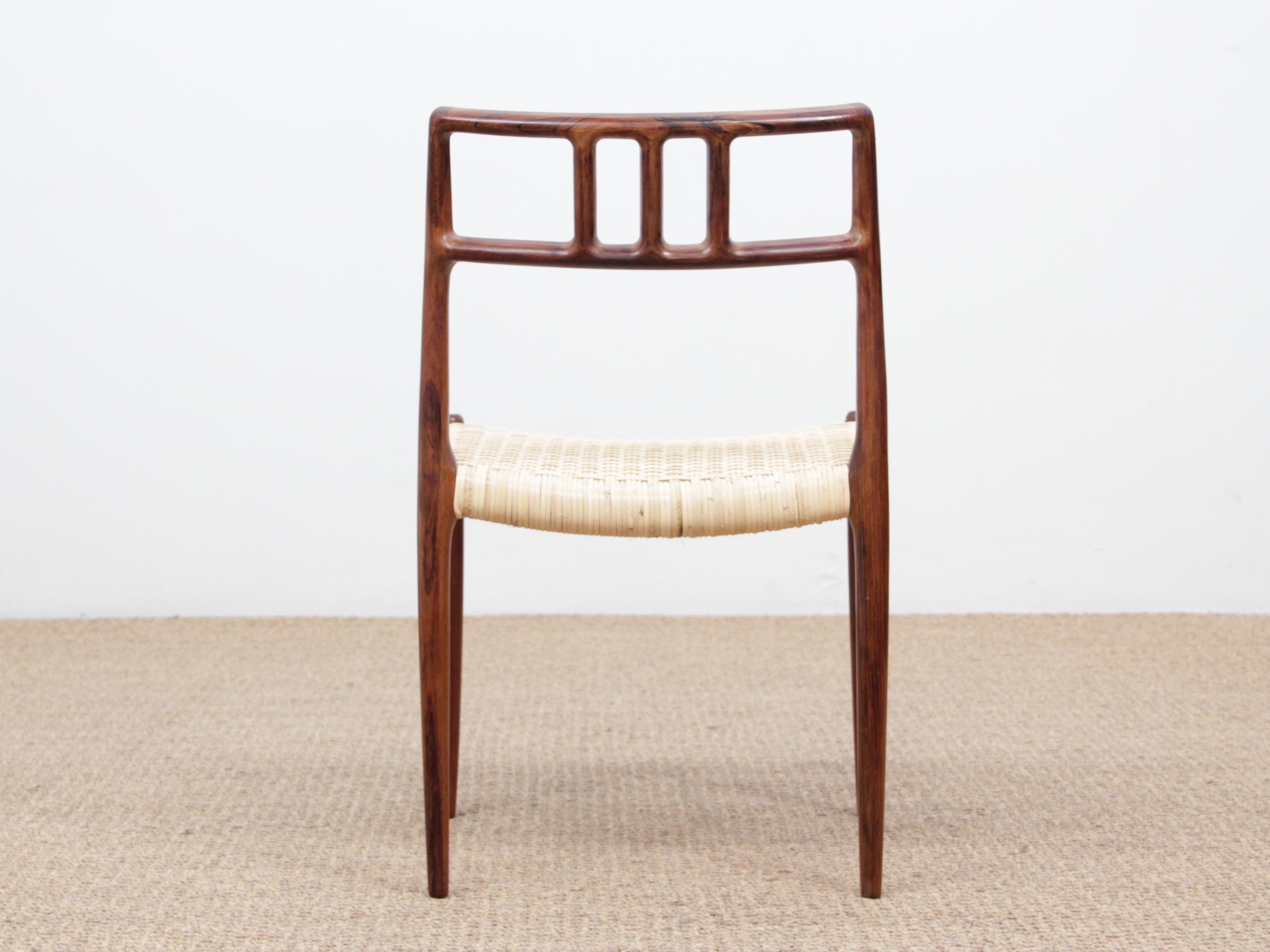 Mid-Century Modern Scandinavian Set of 6 Chairs by Niel Møller in Rosewood In Good Condition In Courbevoie, FR
