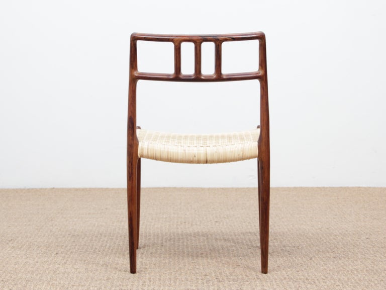 Mid-Century Modern Scandinavian Set of 6 Chairs by Niel Møller in Rosewood In Good Condition For Sale In Courbevoie, FR