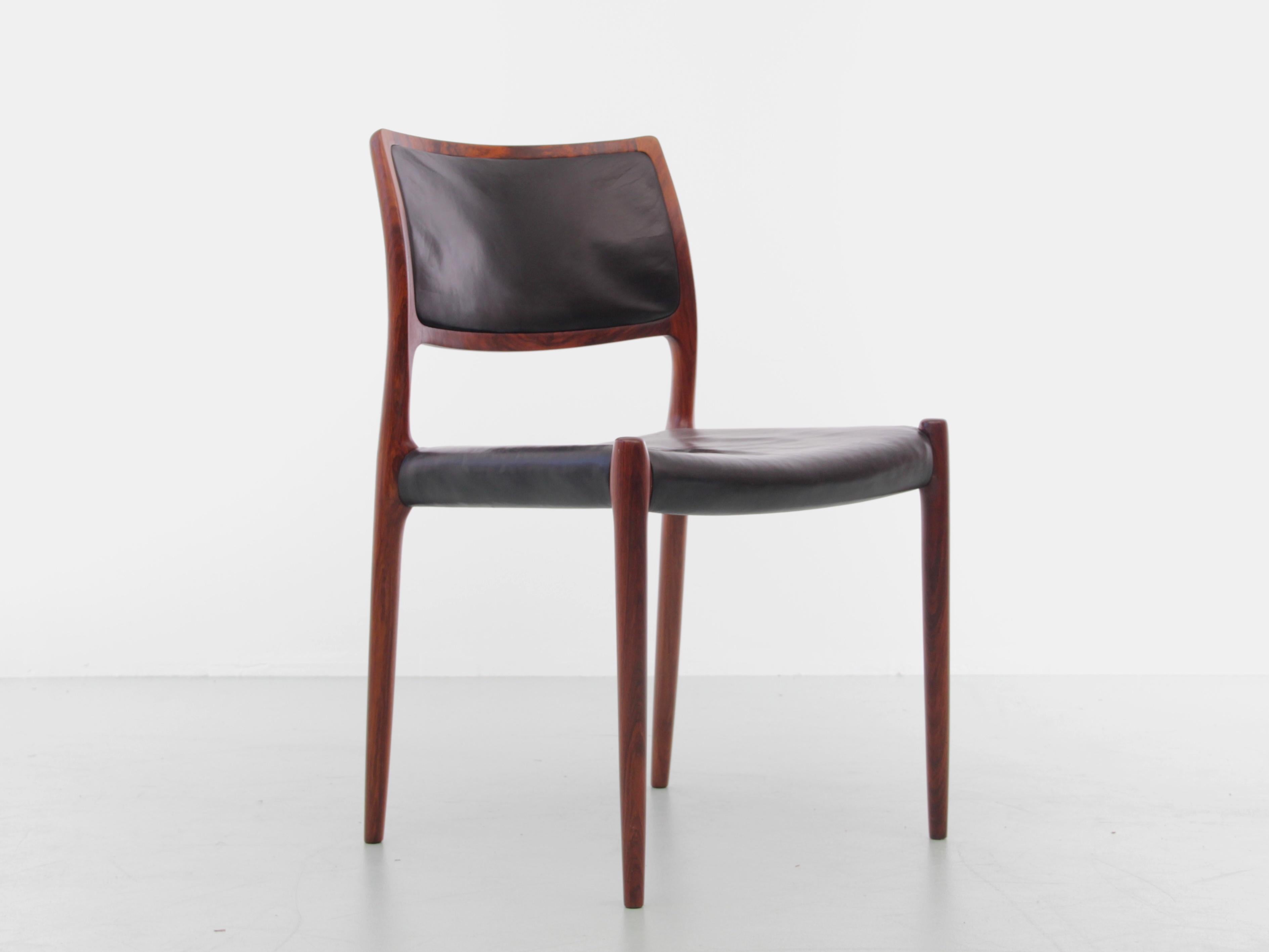 Scandinavian Modern Mid-Century Modern Scandinavian Set of 6 Chairs in Rosewood Model N°80 For Sale