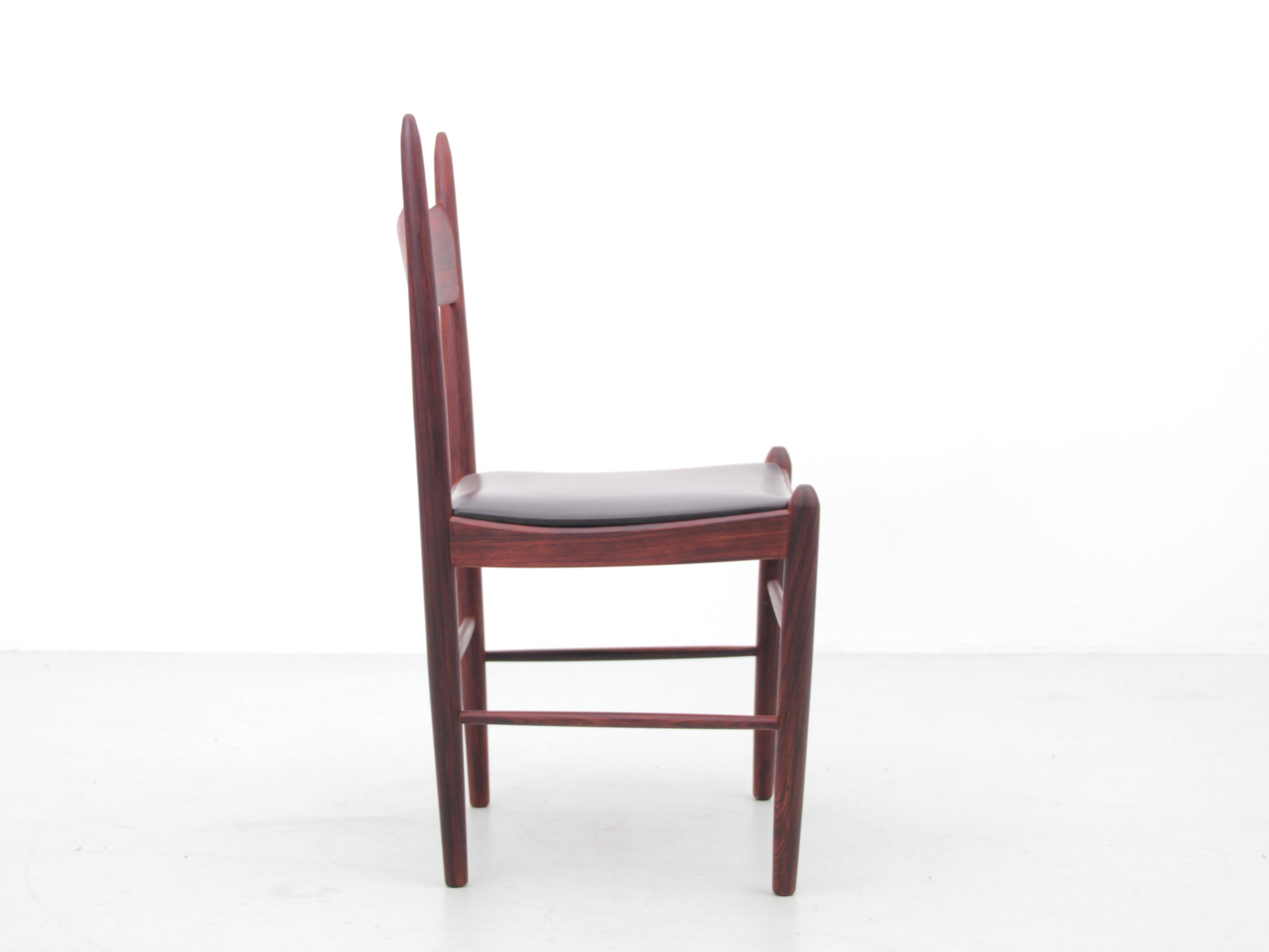 Mid-Century Modern Scandinavian Set of 6 Dining Chairs in Rosewood In Good Condition For Sale In Courbevoie, FR