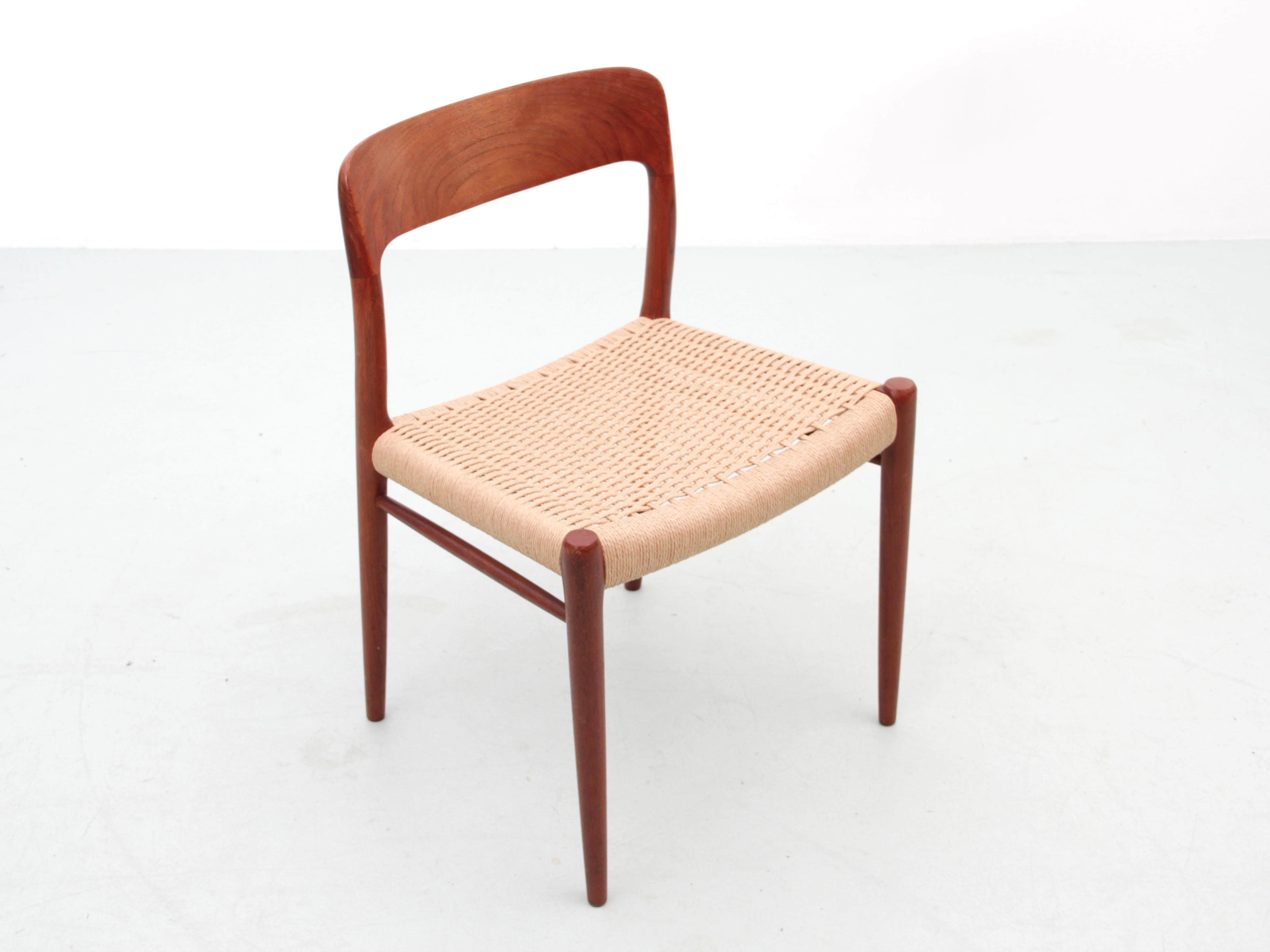 Mid-Century Modern Scandinavian Set of 6 Teak Dining Chairs Model 75 4