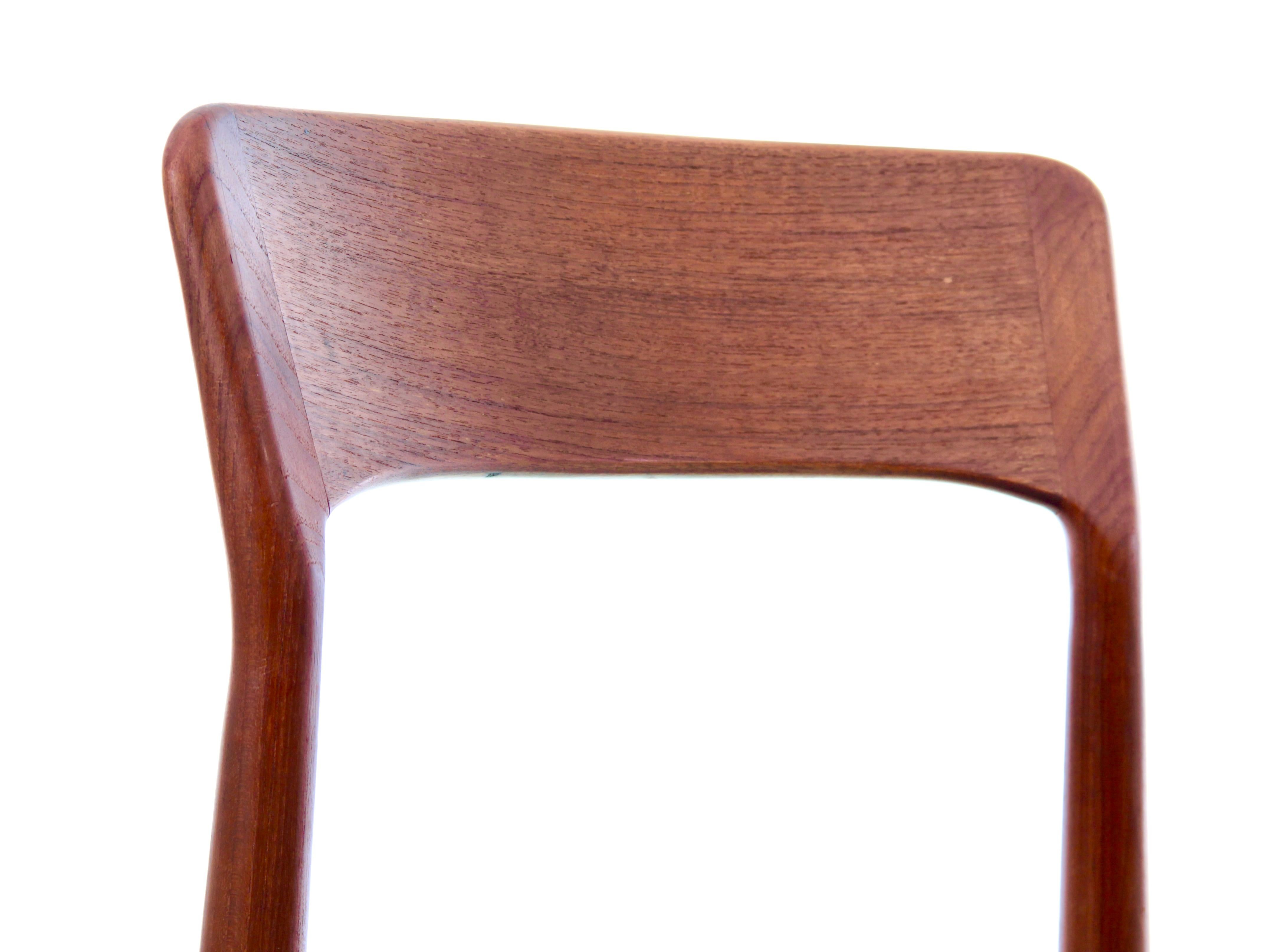 Mid-Century Modern Scandinavian Set of 8 Teck Chairs Model 26 by Henning Kjærnul 5