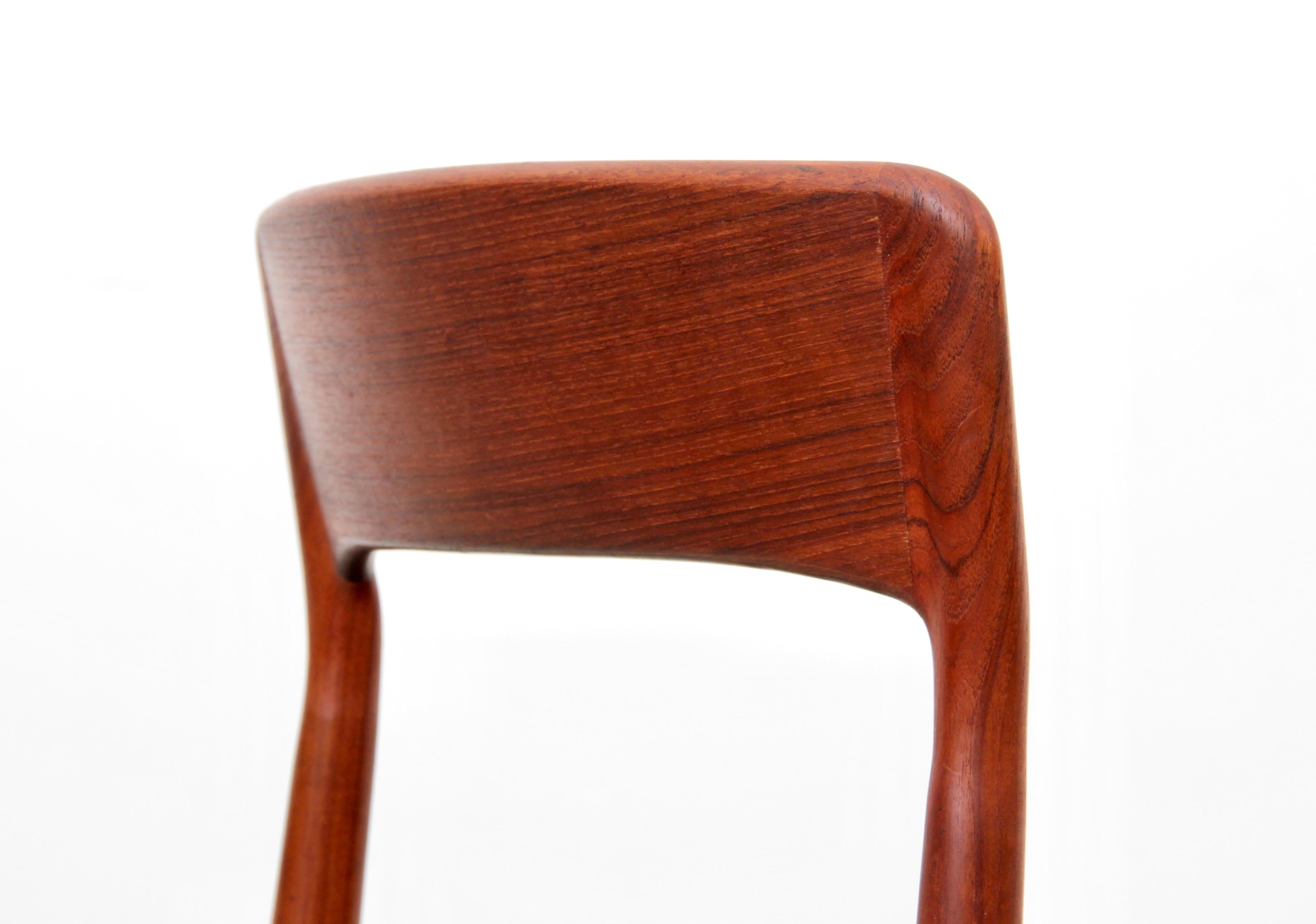 Mid-Century Modern Scandinavian Set of 8 Teck Chairs Model 26 by Henning Kjærnul 6