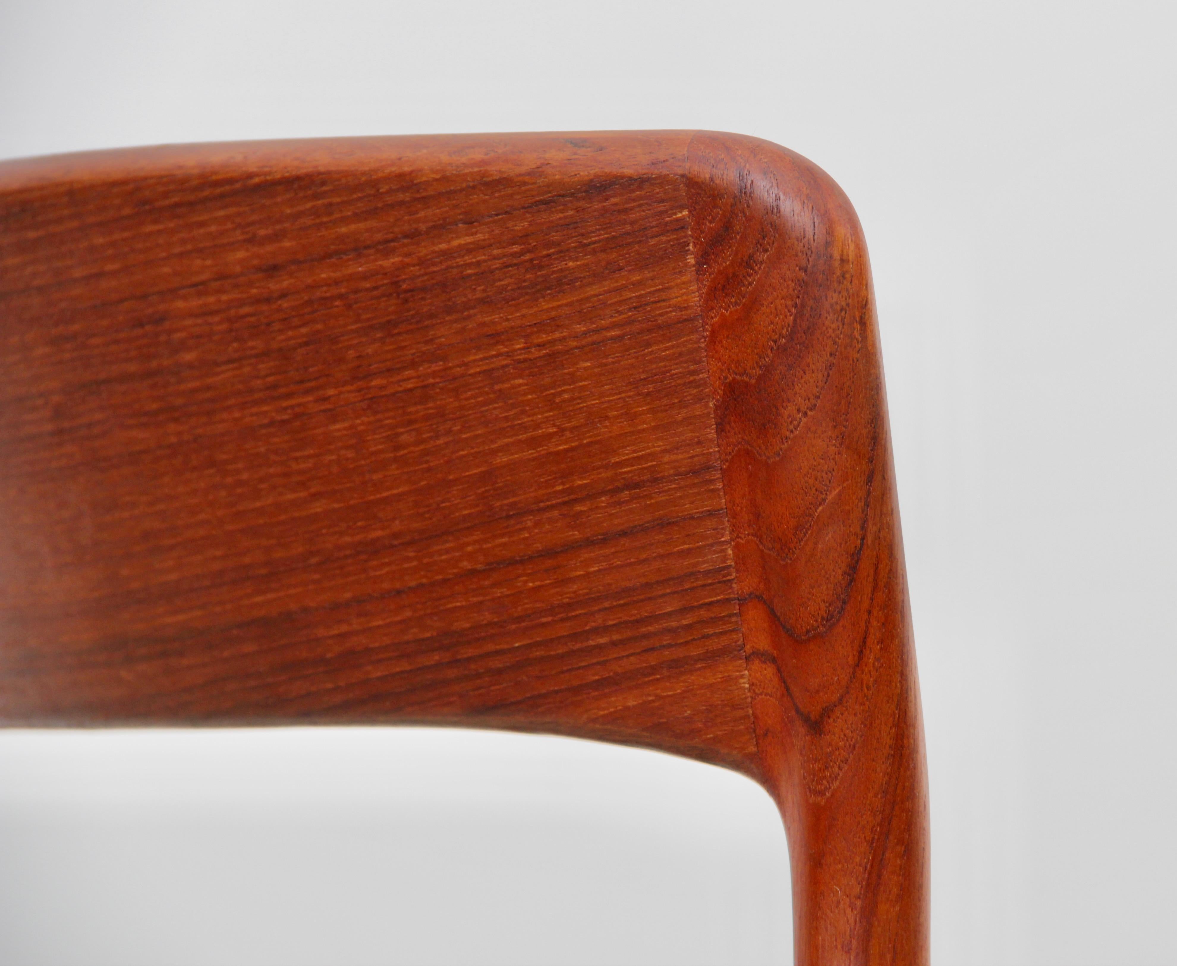 Mid-Century Modern Scandinavian Set of 8 Teck Chairs Model 26 by Henning Kjærnul 7