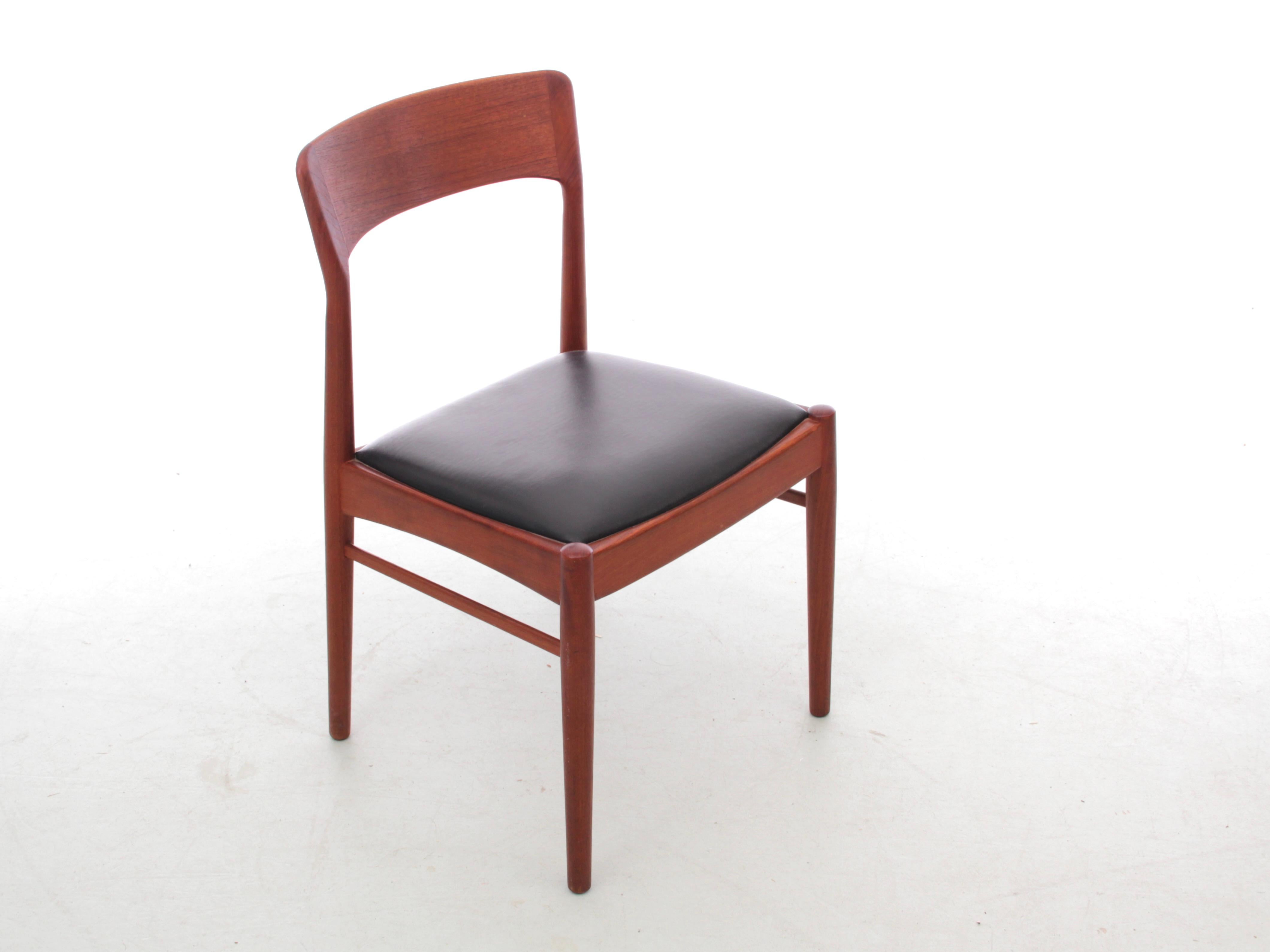 Teak Mid-Century Modern Scandinavian Set of 8 Teck Chairs Model 26 by Henning Kjærnul