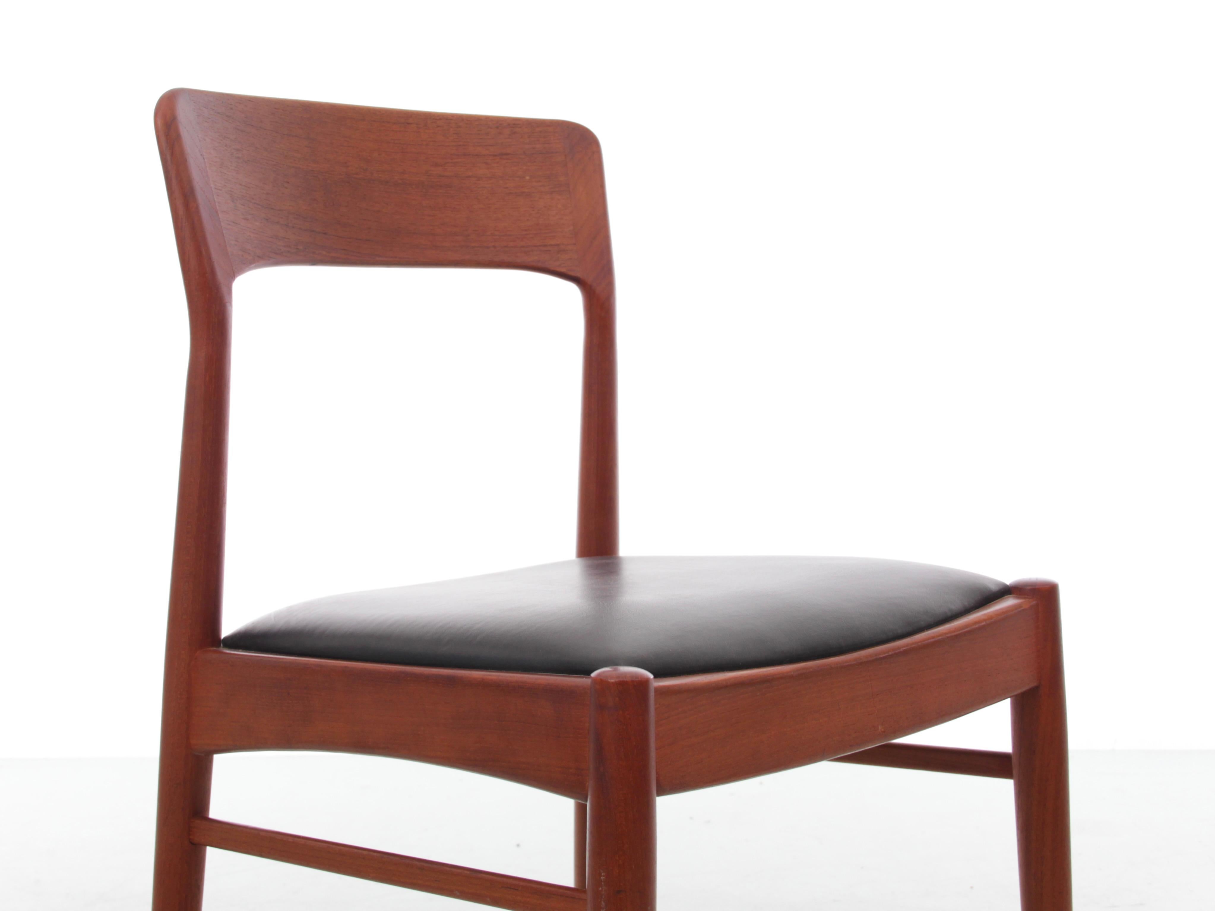 Mid-Century Modern Scandinavian Set of 8 Teck Chairs Model 26 by Henning Kjærnul 1