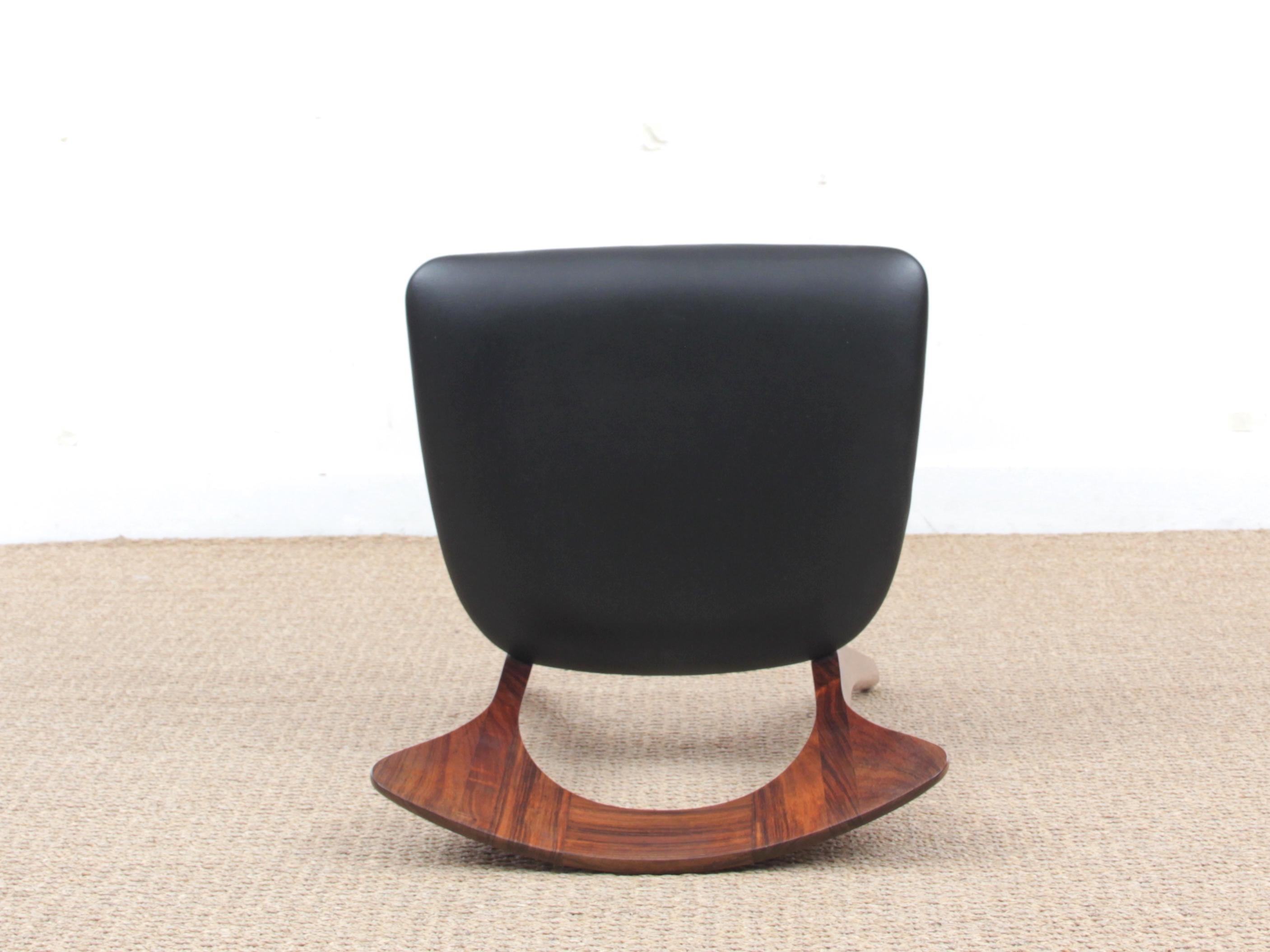 Mid-Century Modern Scandinavian Set of Dining Chairs in Rosewood For Sale 2