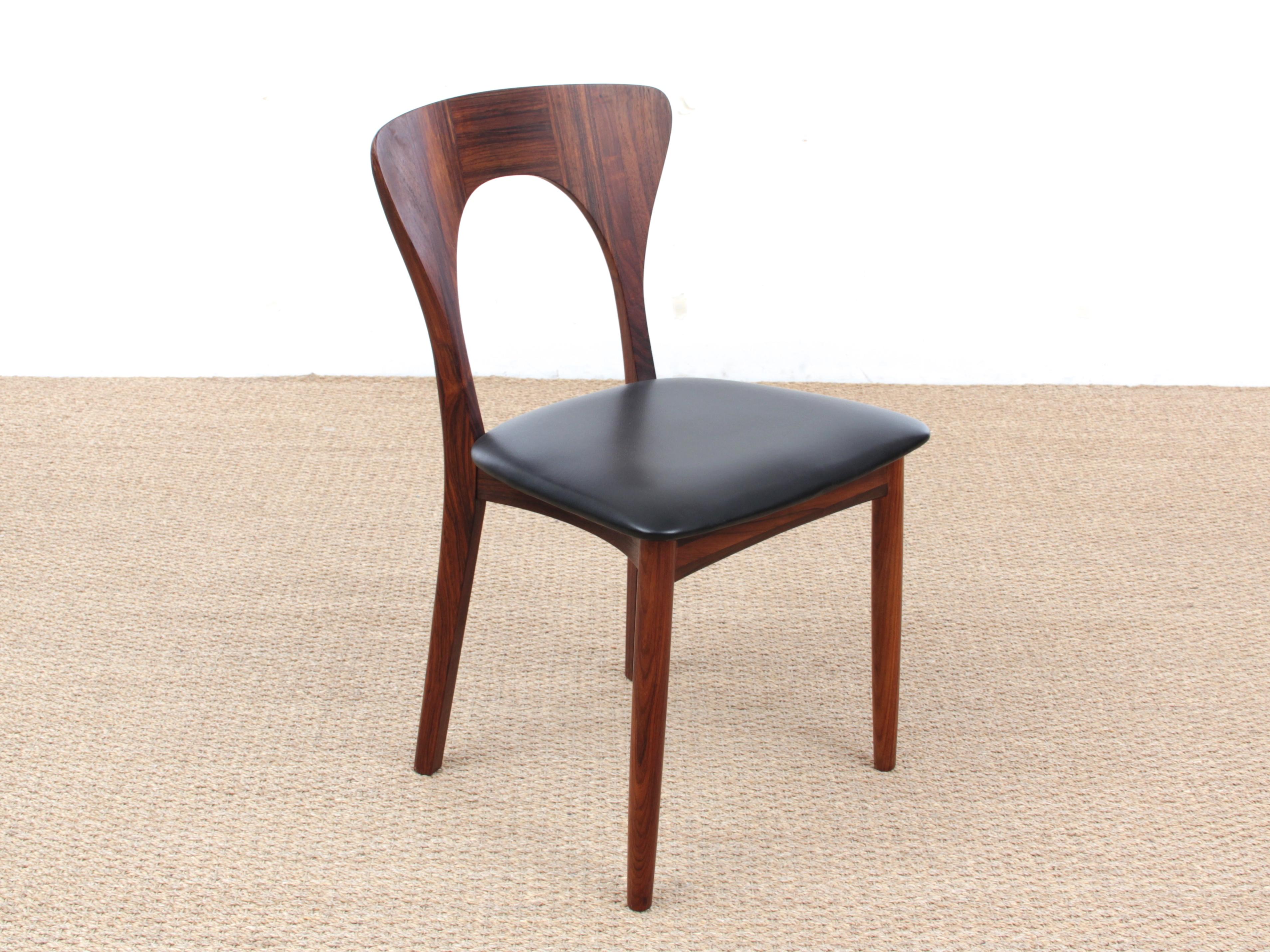 Mid-Century Modern Scandinavian Set of Dining Chairs in Rosewood For Sale 3