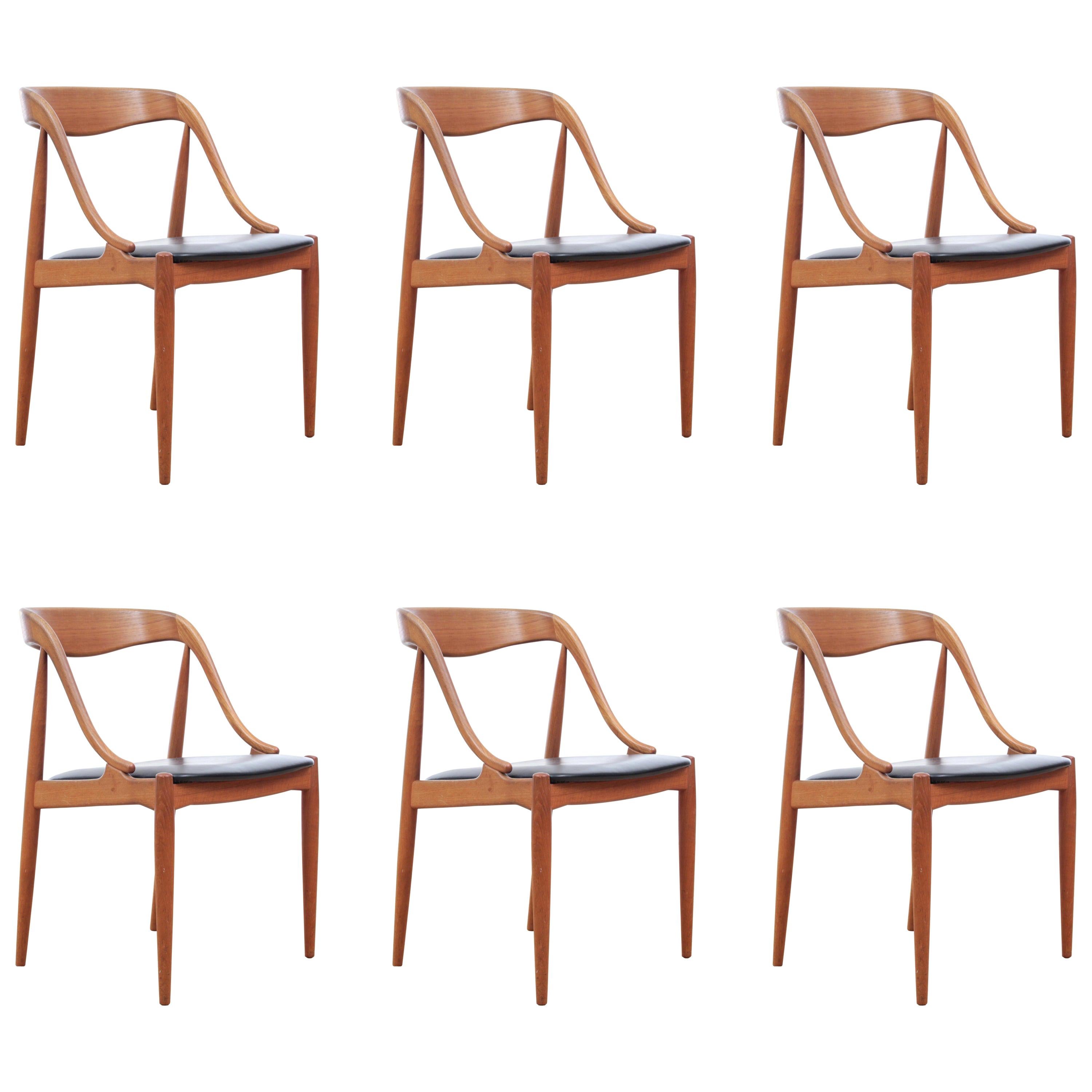 Mid-Century Modern Scandinavian Set of Six Dining Chairs in Teak