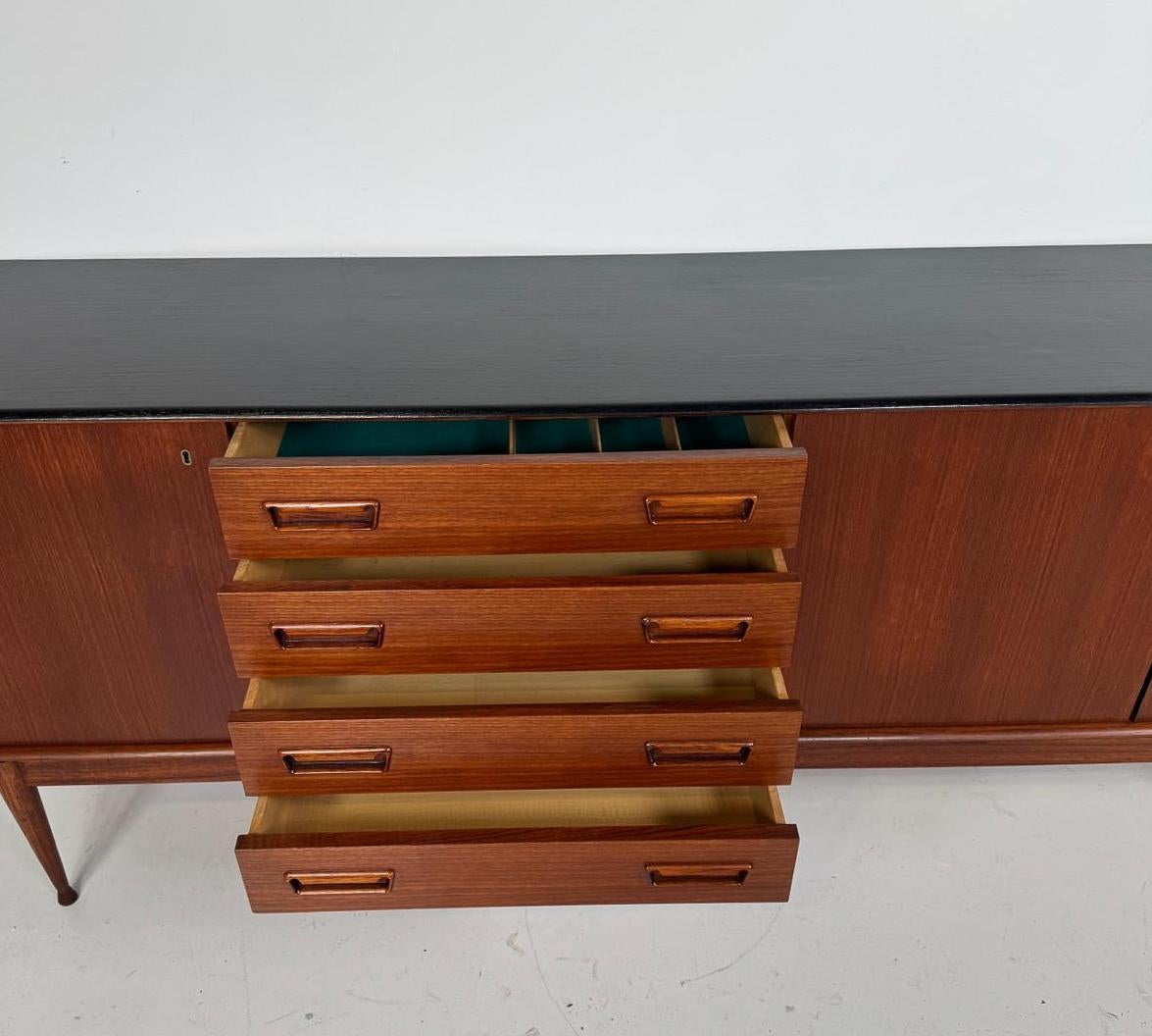 Mid-Century Modern Enfilade scandinave moderne du milieu du siècle dernier, années 1960 en vente