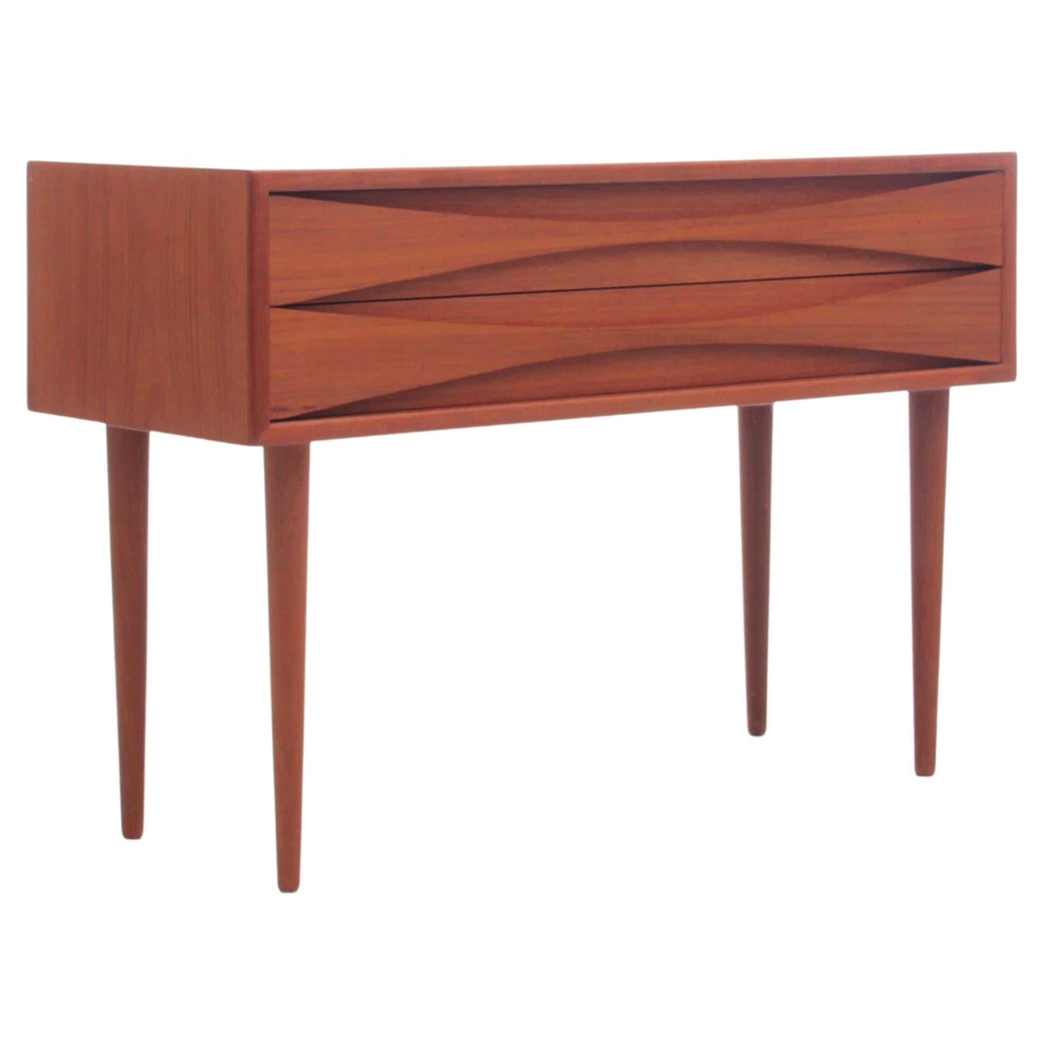Mid-Century Modern Scandinavian Small Chest of Drawer by Arne Vodder For Sale