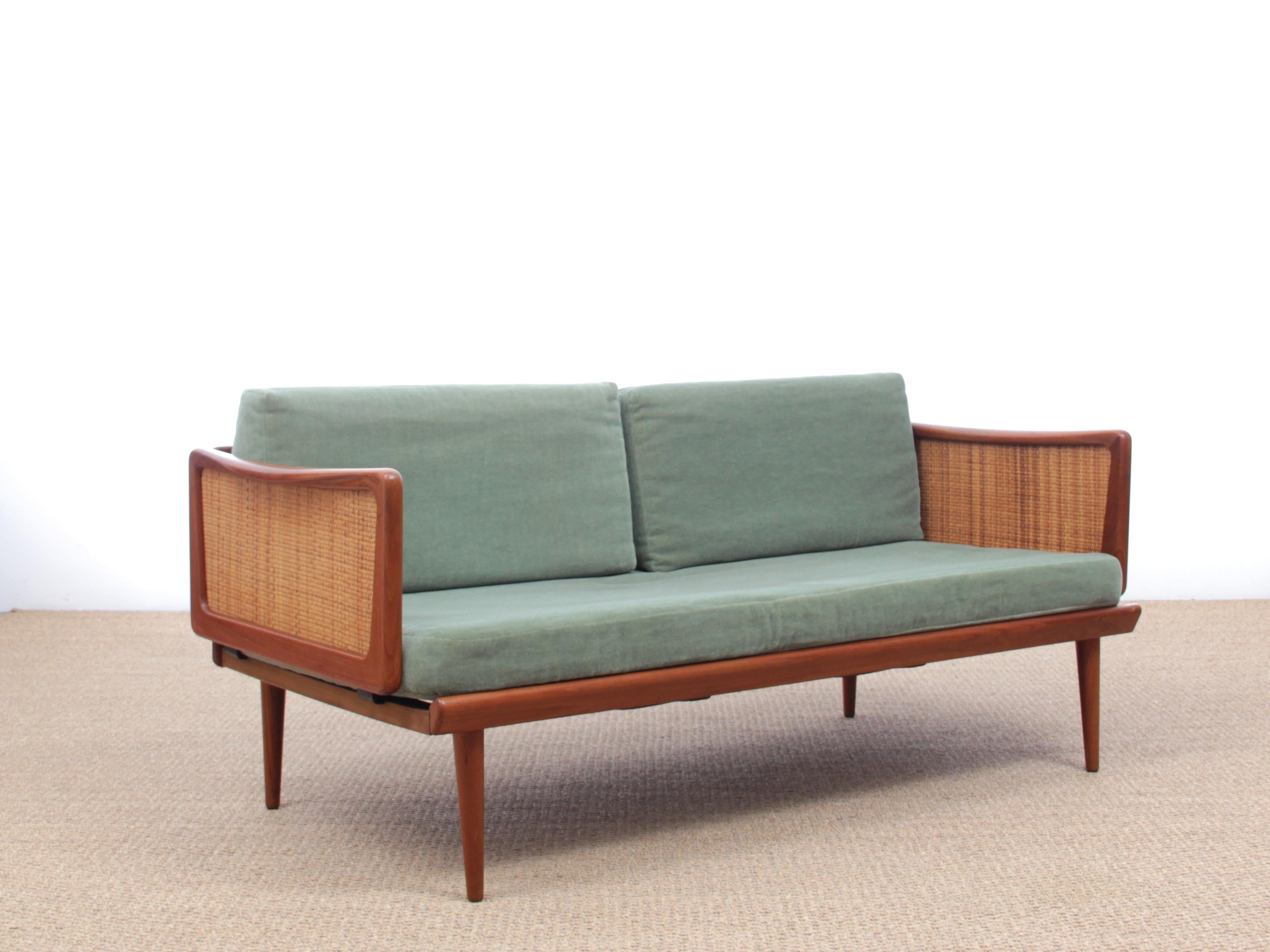 Mid-Century Modern Scandinavian Sofa 2 Seats FD451 by Peter Hvidty & Orla Mølga im Zustand „Gut“ in Courbevoie, FR