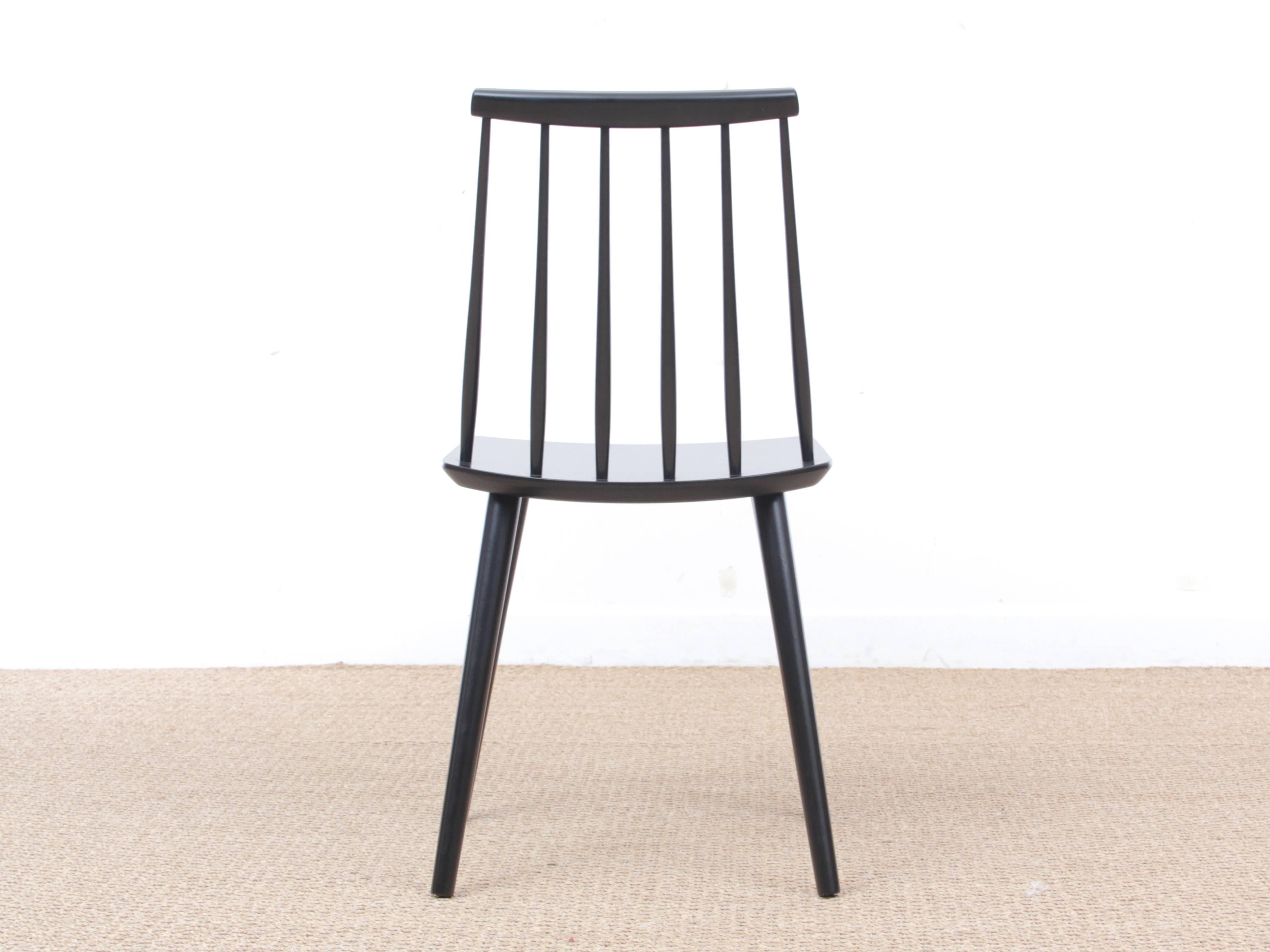Mid-Century Modern Scandinavian Stick Back Chair by Thomas Harlev In Excellent Condition For Sale In Courbevoie, FR