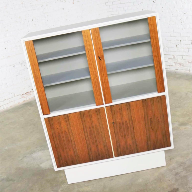 MidCentury Modern Scandinavian Style China Display White Case