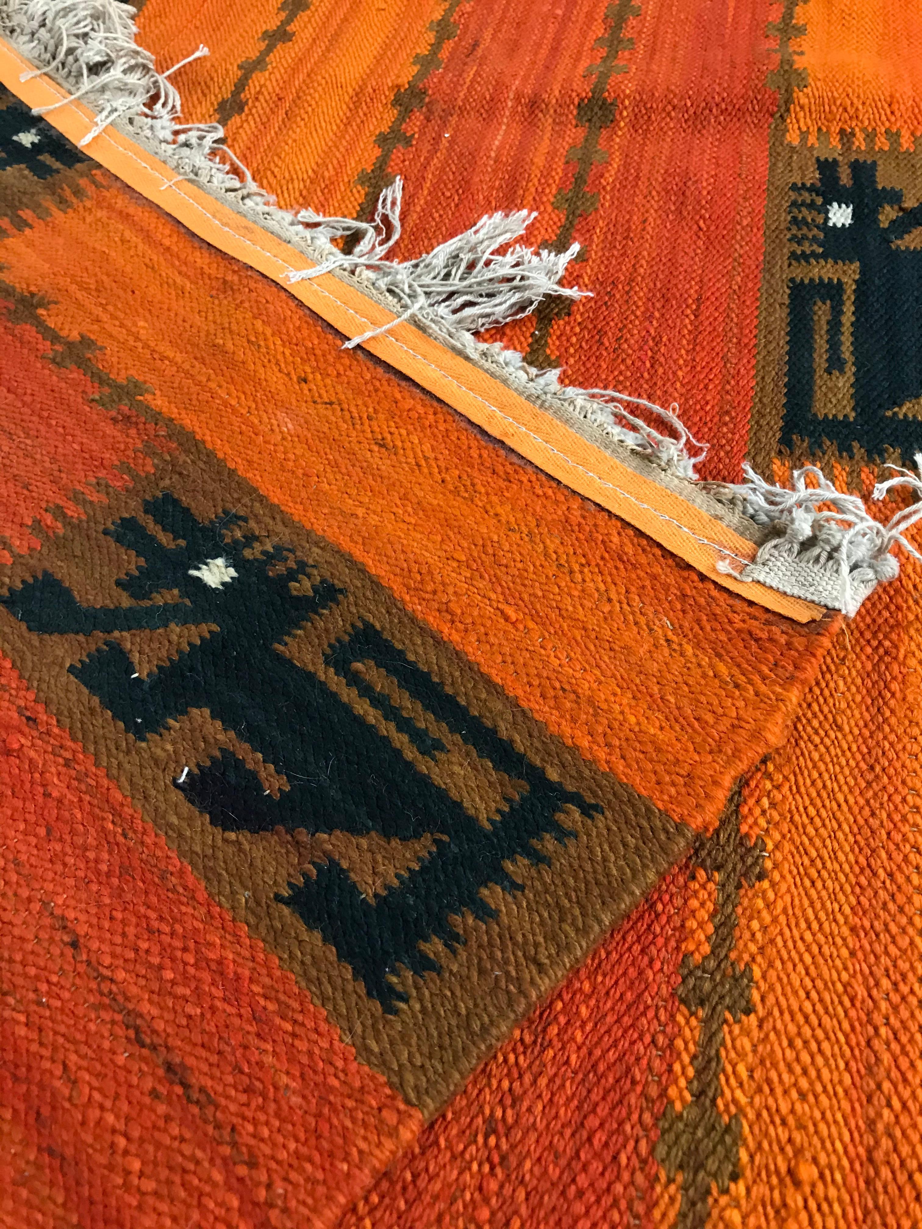 Mid-Century Modern Scandinavian Style Orange and Red Kilim Rug by Wanda Krakow   In Fair Condition In Framingham, MA