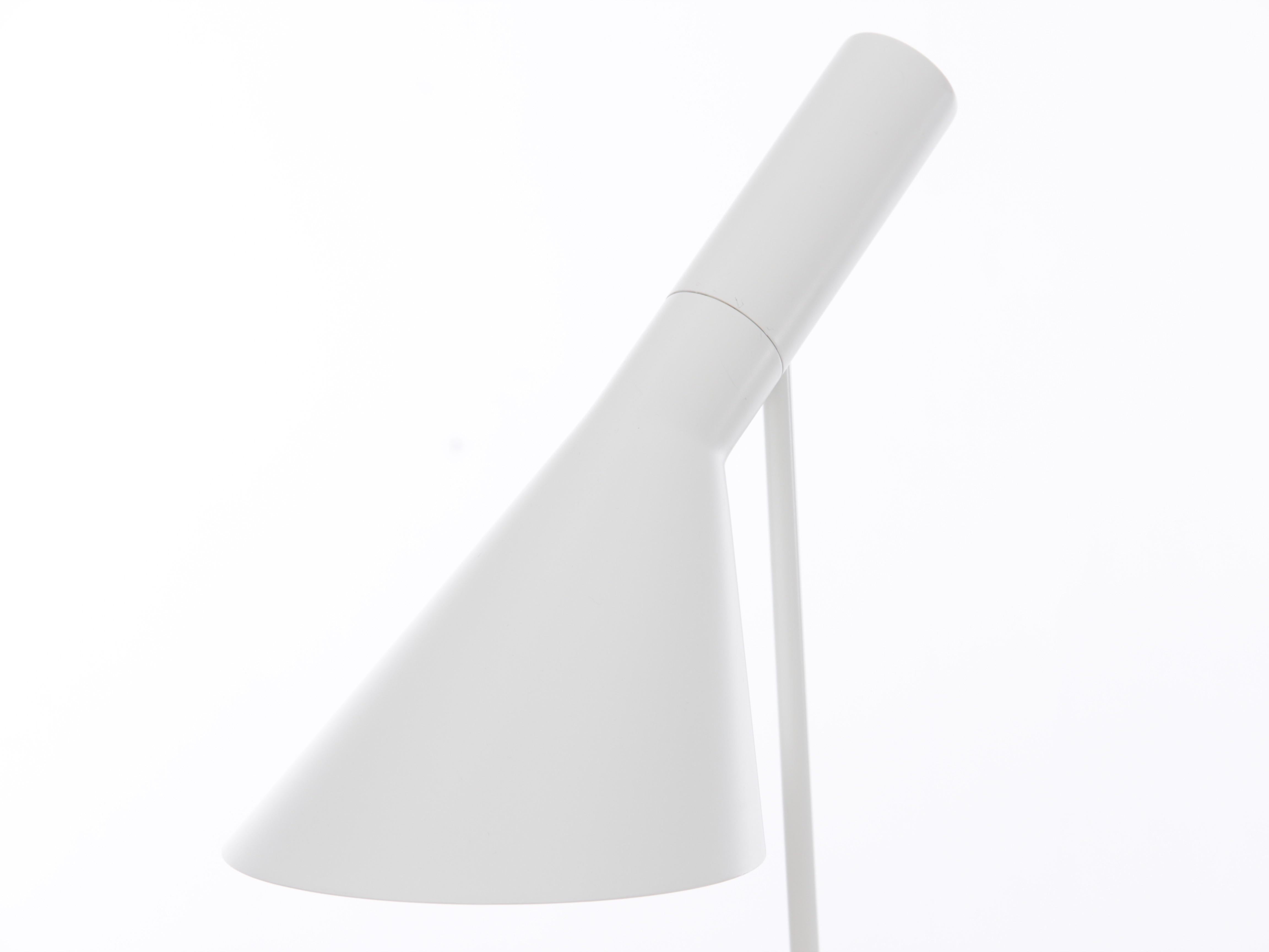 Lampe de bureau scandinave moderne du milieu du siècle AJ White d'Arne Jacobsen Bon état - En vente à Courbevoie, FR