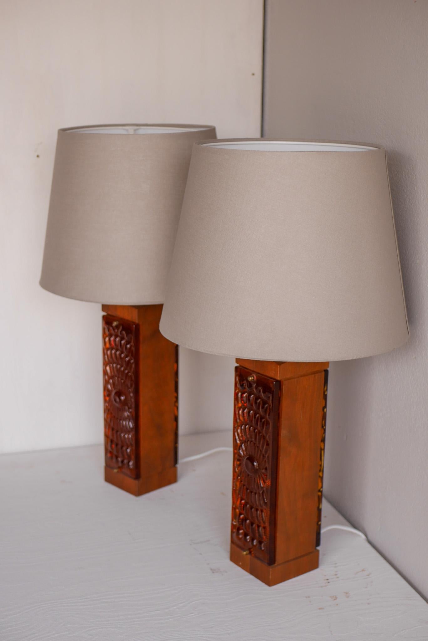 Lámparas de mesa escandinavas de teca y cristal, modernas de mediados de siglo, Hovmantorp, Suecia en venta 3