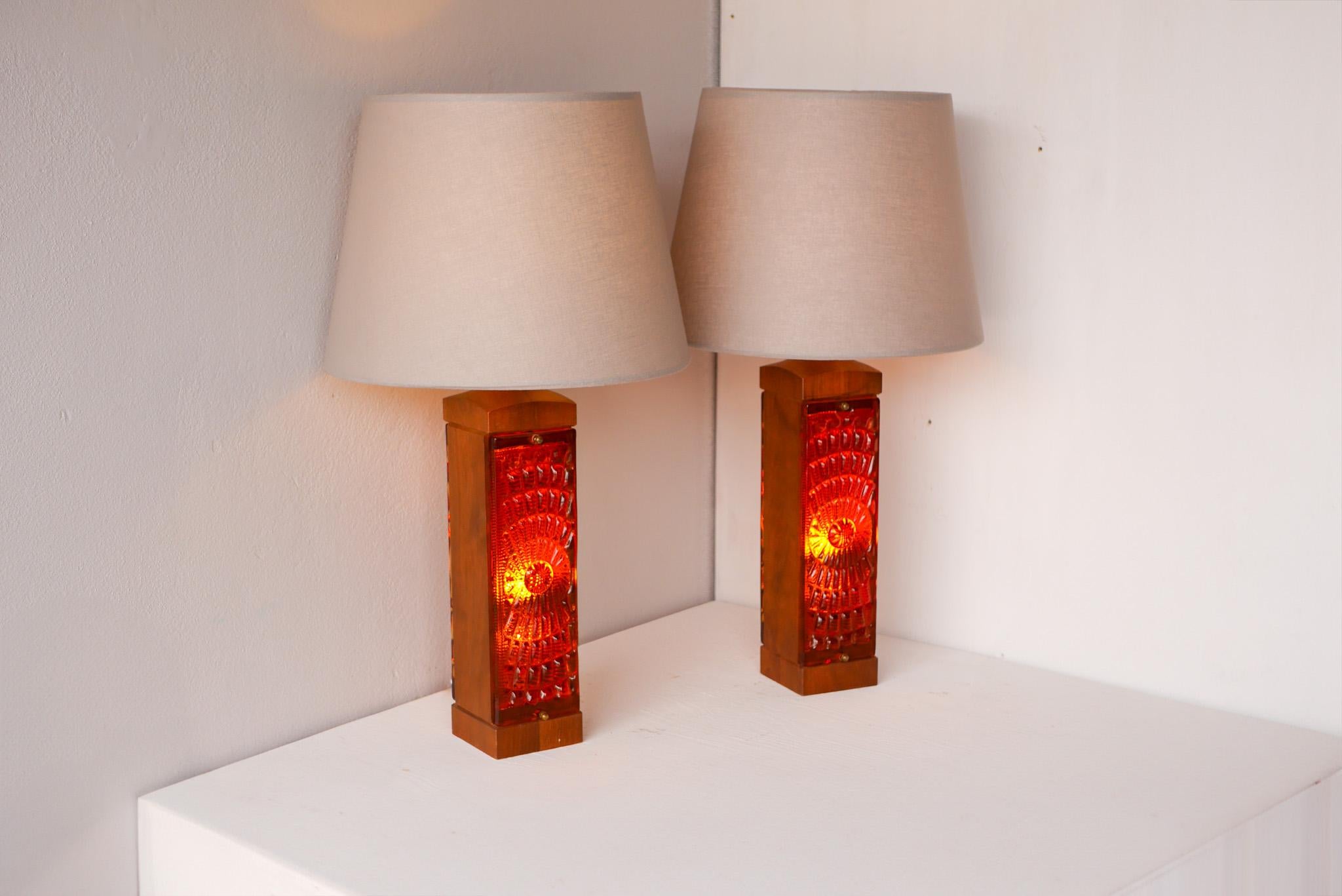 Lámparas de mesa escandinavas de teca y cristal, modernas de mediados de siglo, Hovmantorp, Suecia en venta 5