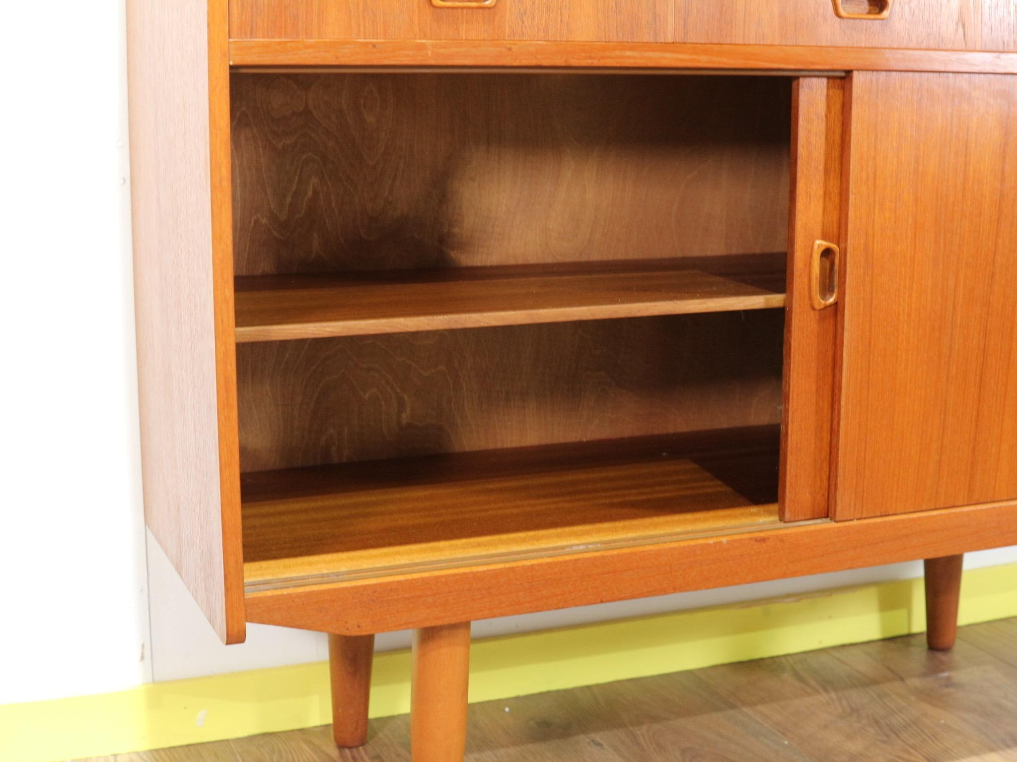 Mid-Century Modern Scandinavian Teak Hutch China Cabinet 10