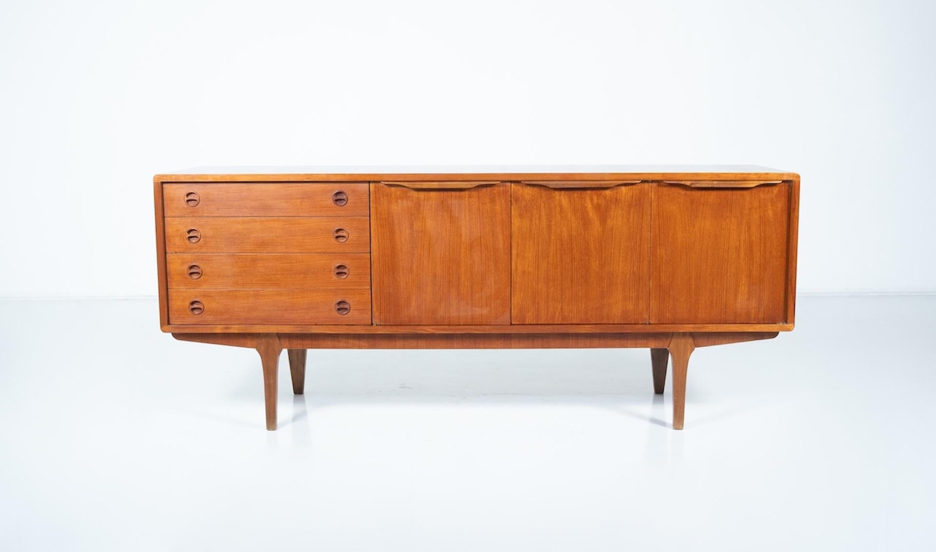 Credenza in teak scandinava moderna di metà secolo, anni '70 in vendita 5