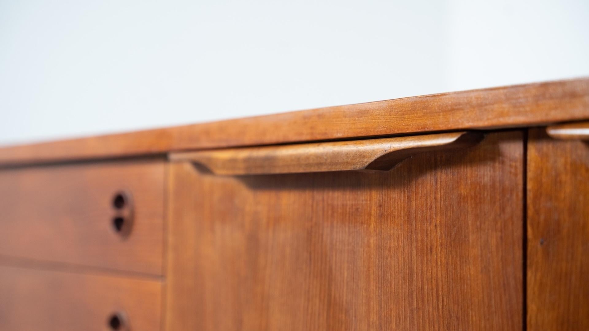 Credenza in teak scandinava moderna di metà secolo, anni '70 in vendita 1