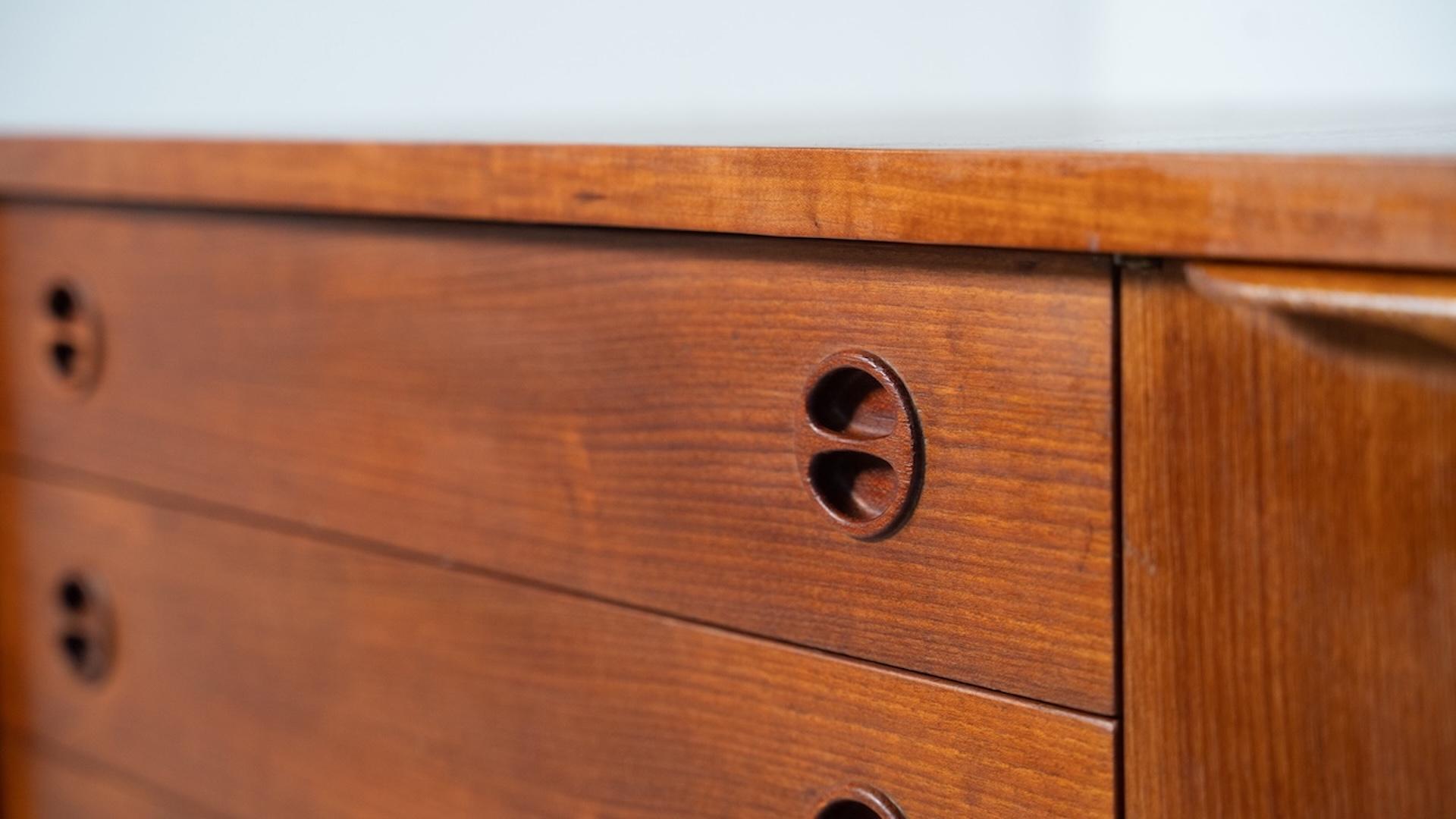 Credenza in teak scandinava moderna di metà secolo, anni '70 in vendita 2