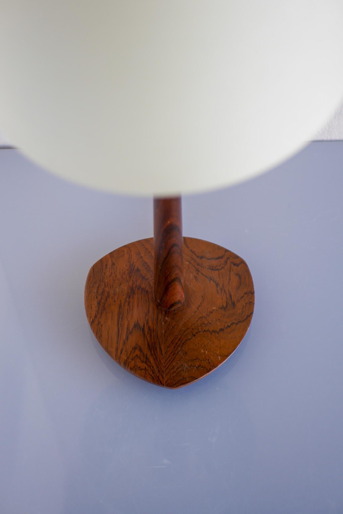 Mid-century modern Scandinavian Teak table lamp, Eskilstuna AB, Sweden For Sale 1