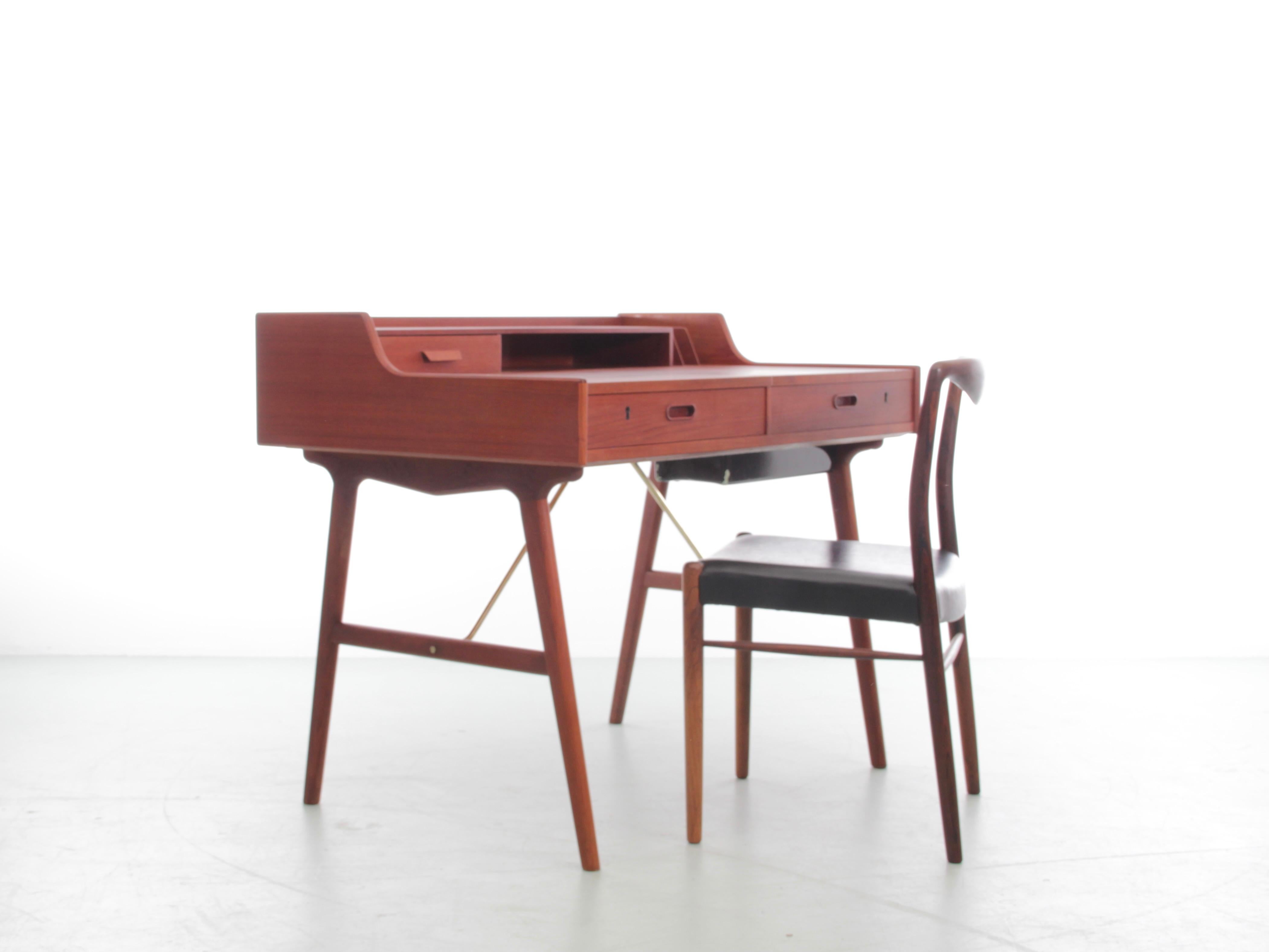 Mid-Century Modern Scandinavian Vanity Desk in Teack by Arne Wahl Iversen For Sale 11