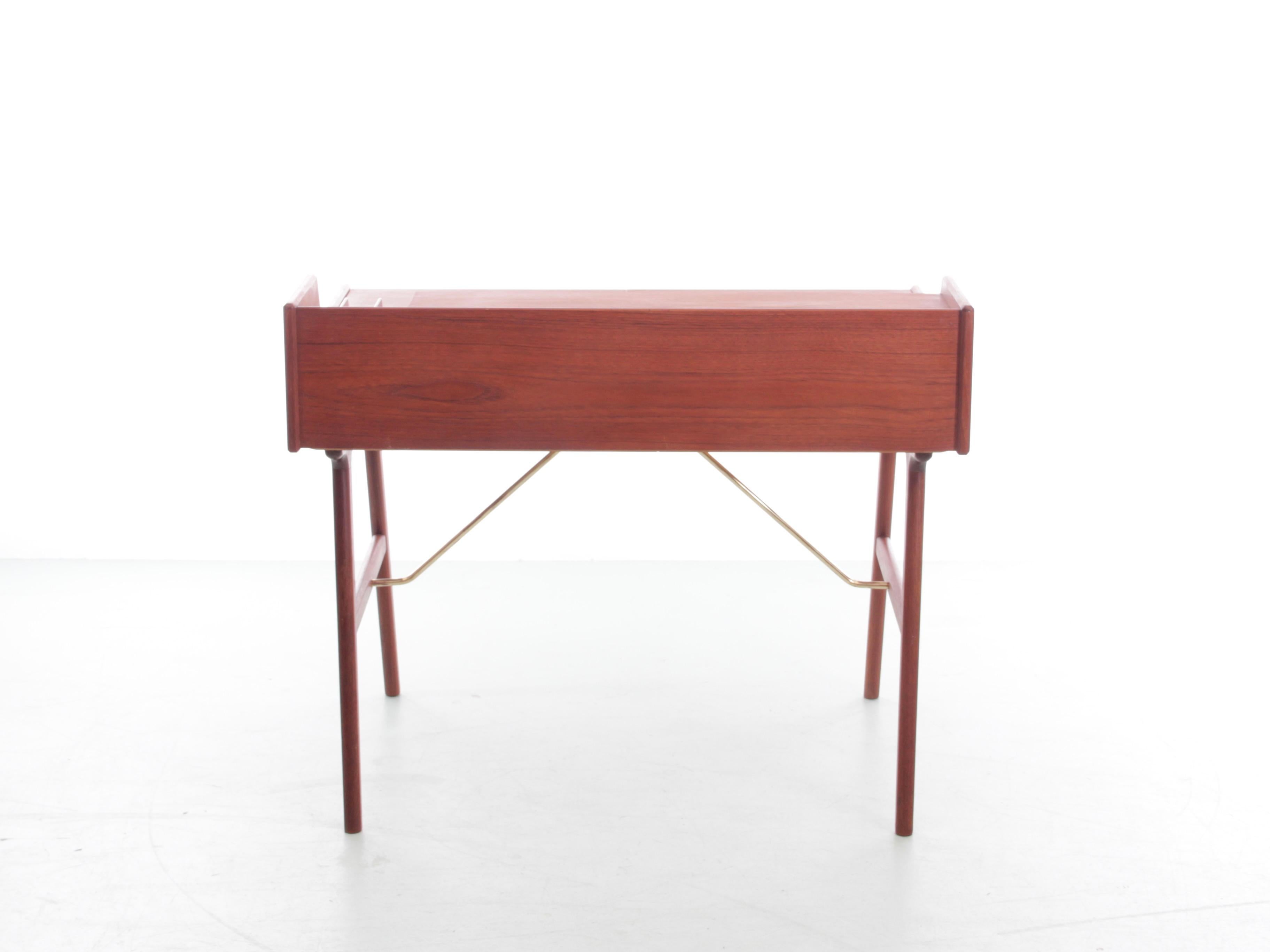 Mid-Century Modern Scandinavian Vanity Desk in Teack by Arne Wahl Iversen In Good Condition For Sale In Courbevoie, FR