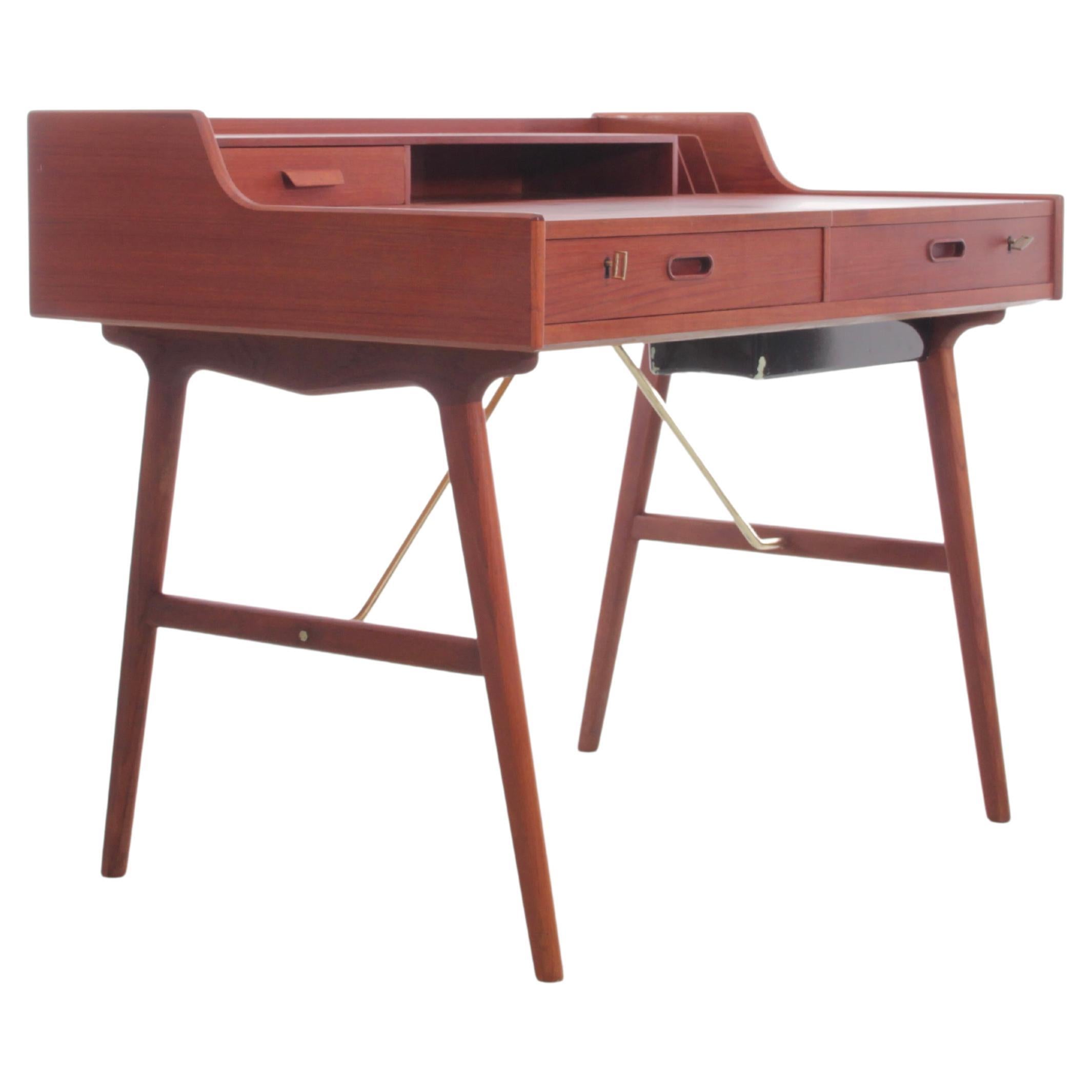 Mid-Century Modern Scandinavian Vanity Desk in Teack by Arne Wahl Iversen For Sale