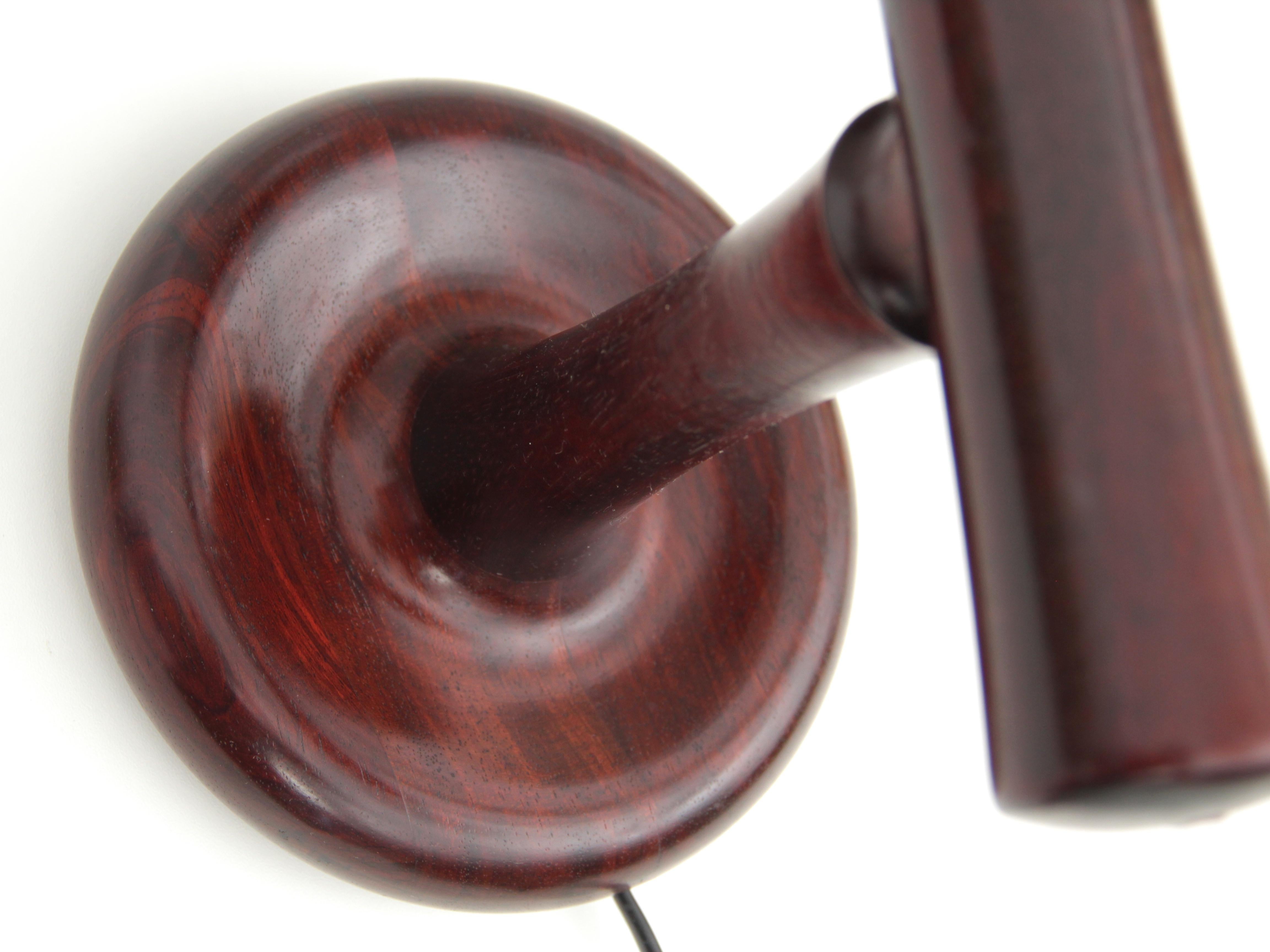 Scandinavo Lampada da parete scandinava moderna di metà secolo in legno di palissandro in vendita