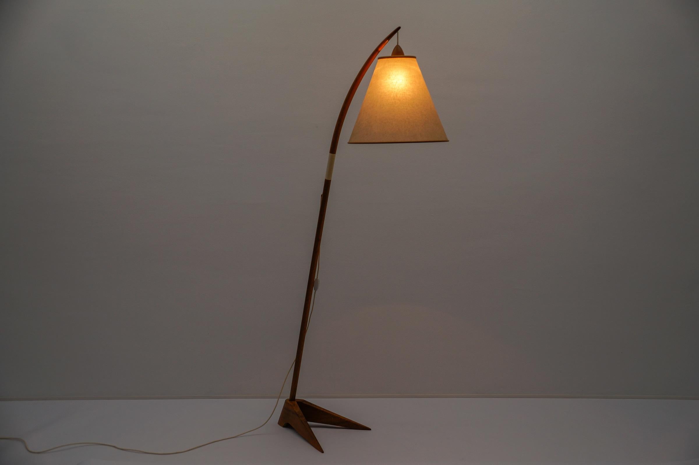Mid-Century Modern scandinavian wooden arc floor lamp, 1950s For Sale 3