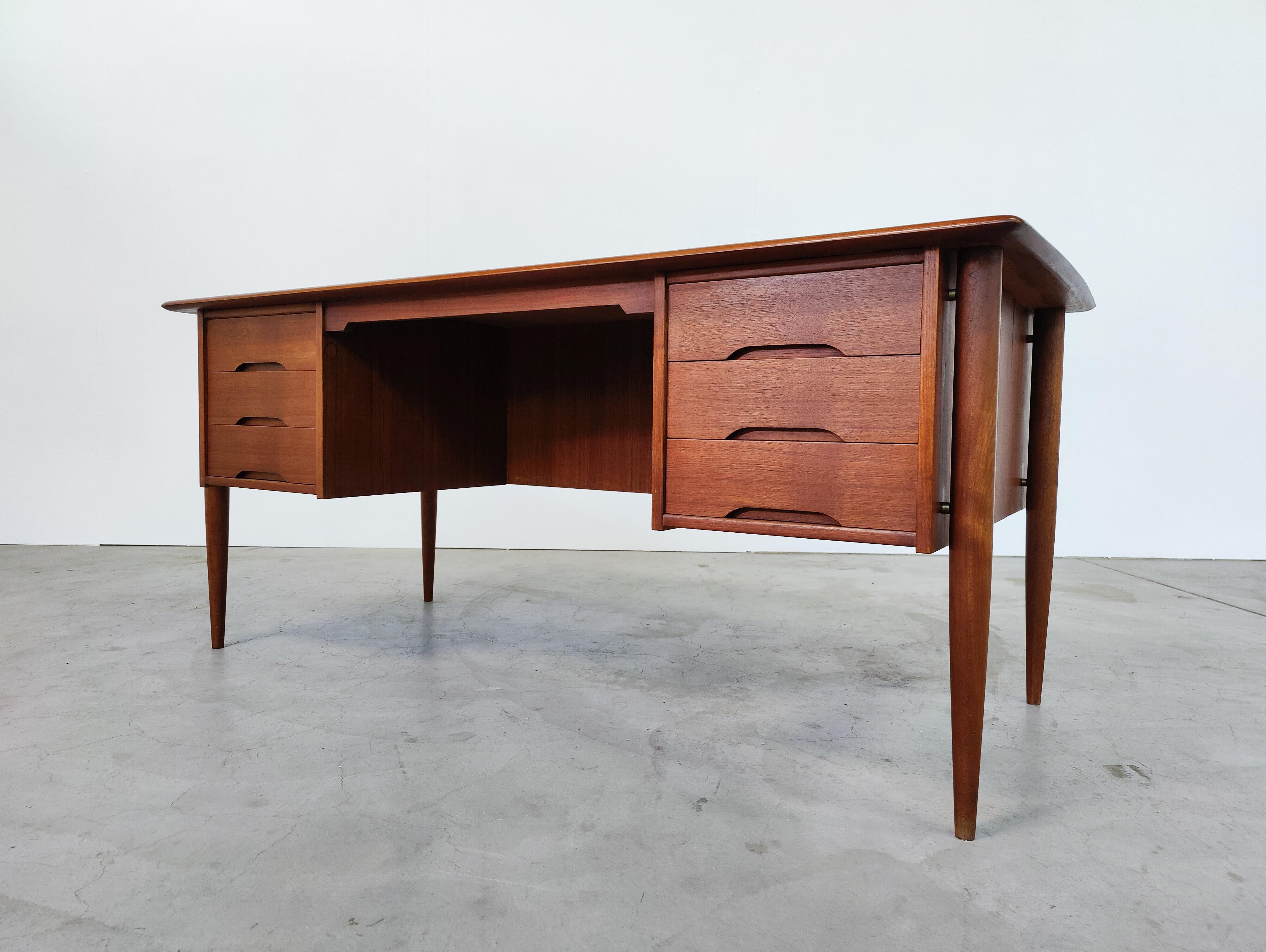 Mid-Century Modern Scandinavian Wooden Desk, 1960s 4