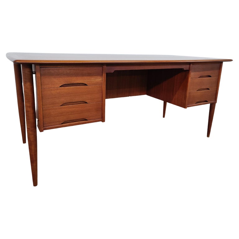 Photo inspiration: Picture Idea: Mid Century Modern Scandinavian Wooden Desk 1960S For Sale At