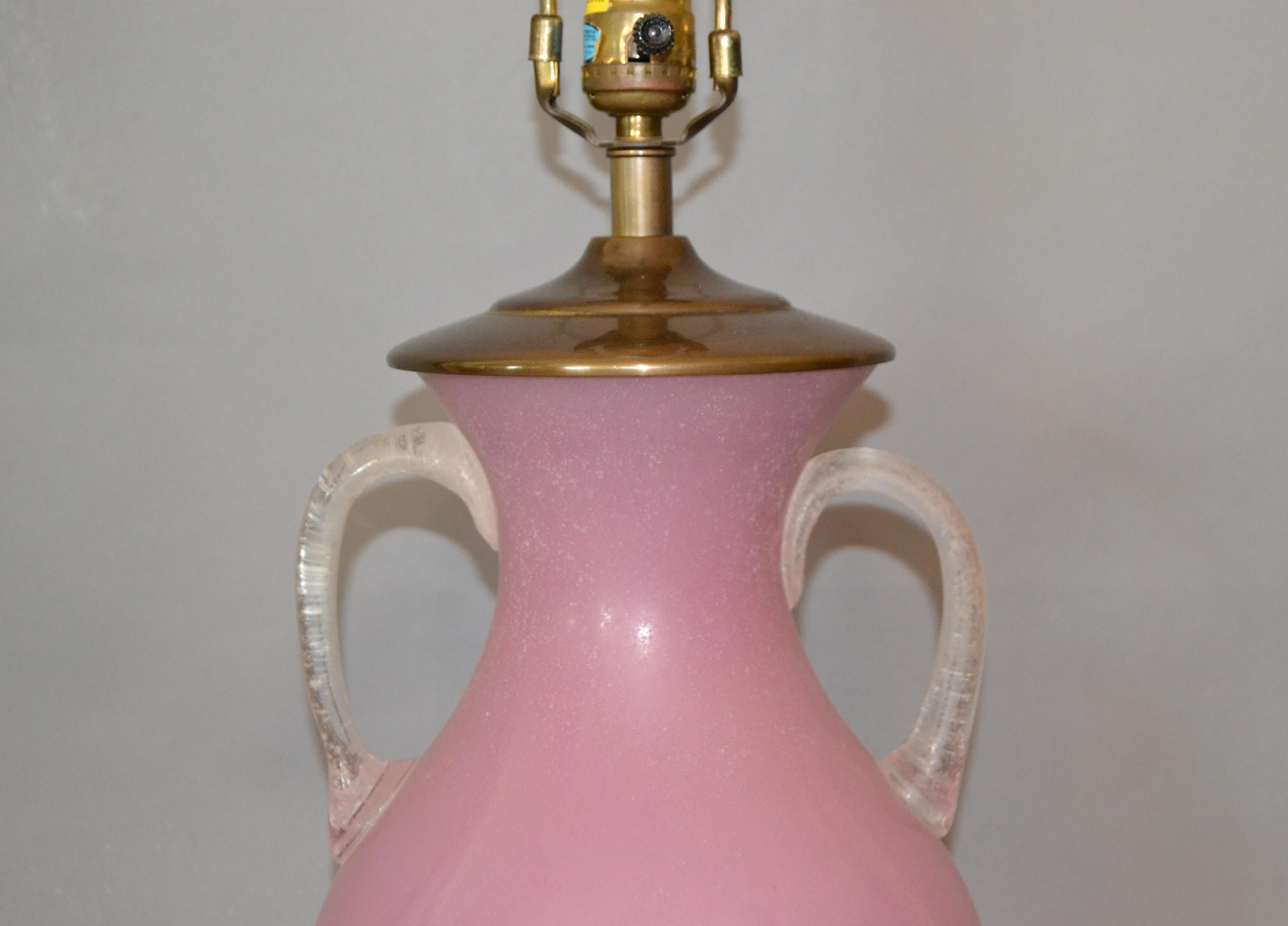 Mid-Century Modern Blown Scavo Glass Handled Pink and Clear Table Lamp Chapman For Sale 1