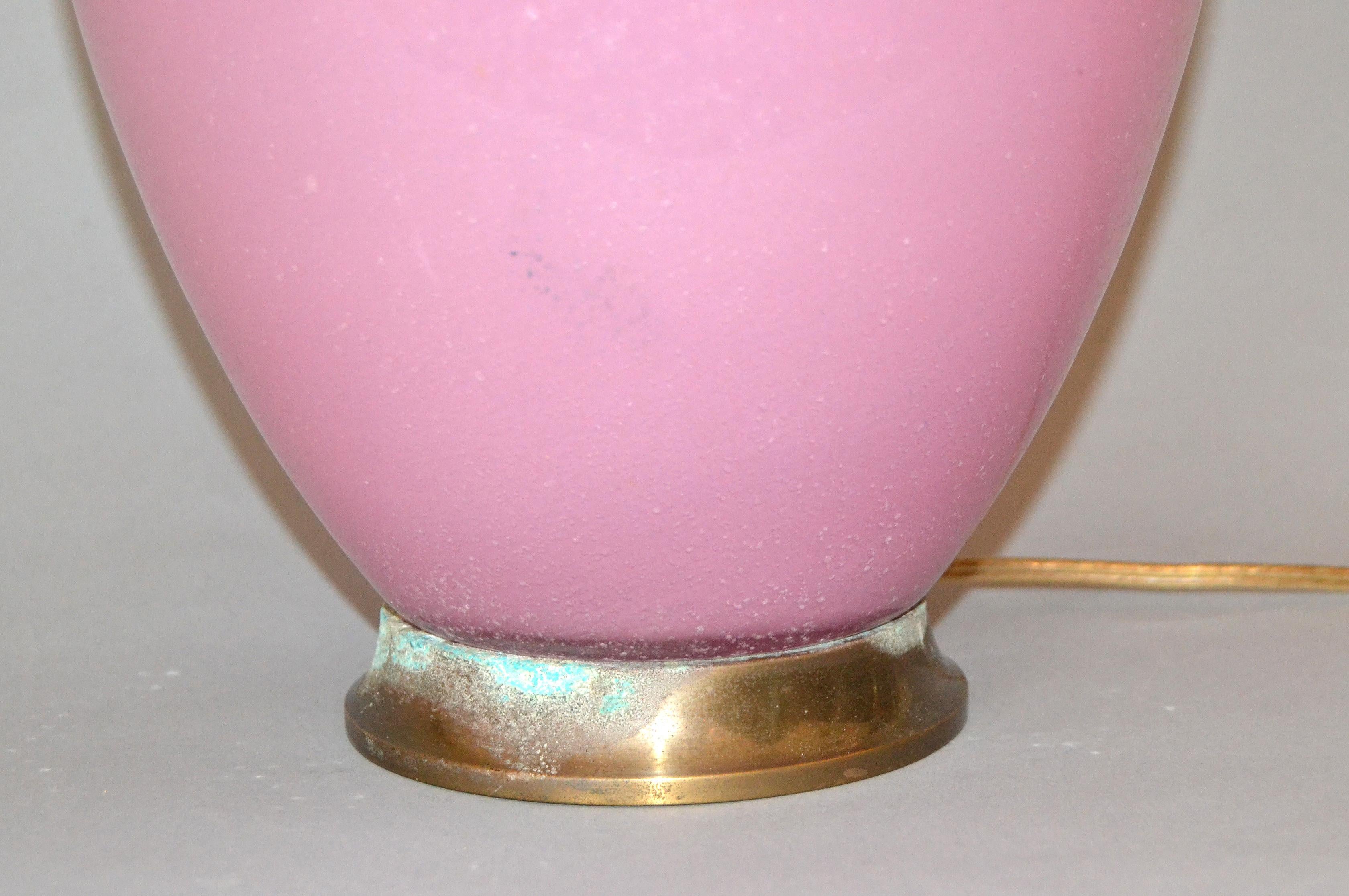 Mid-Century Modern Blown Scavo Glass Handled Pink and Clear Table Lamp Chapman For Sale 3