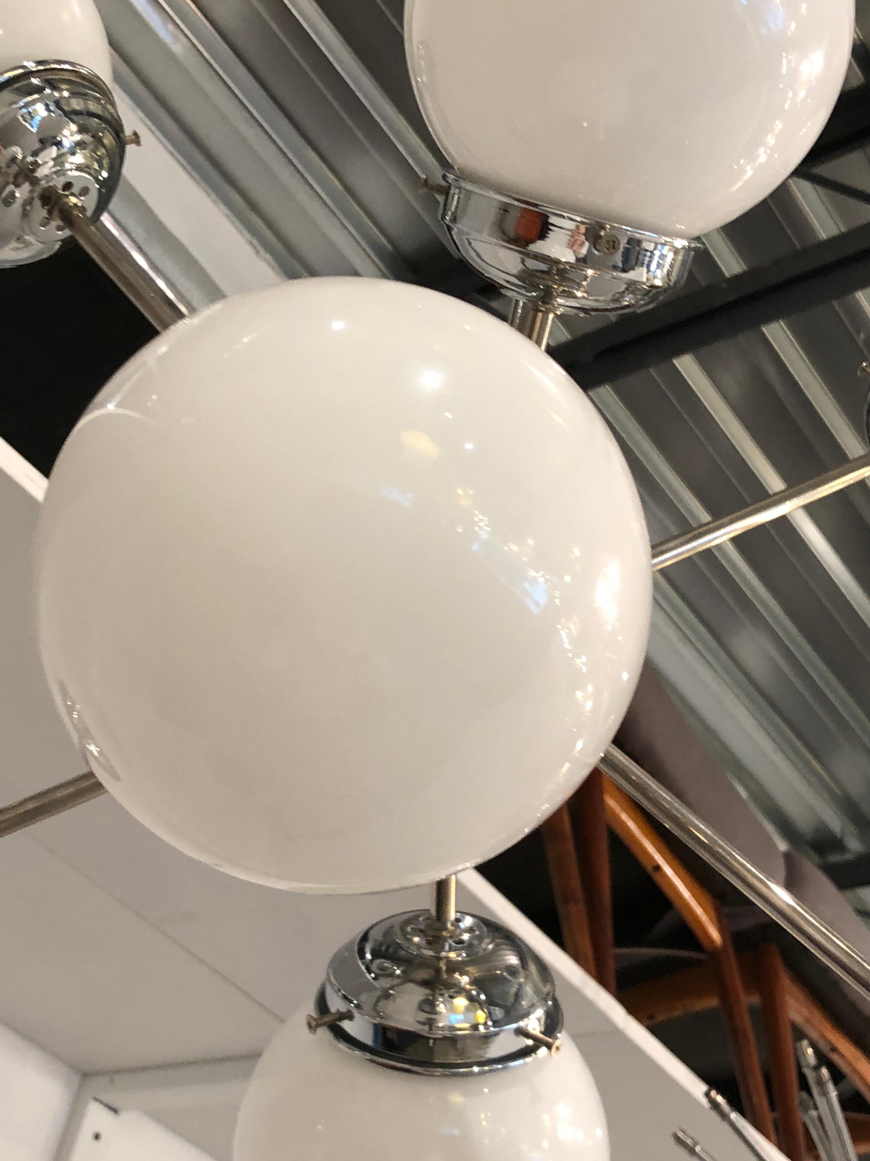 Italian Sciolari Style 8-Arm Torchère White Globe and Chrome Plate Sputnik Chandelier For Sale