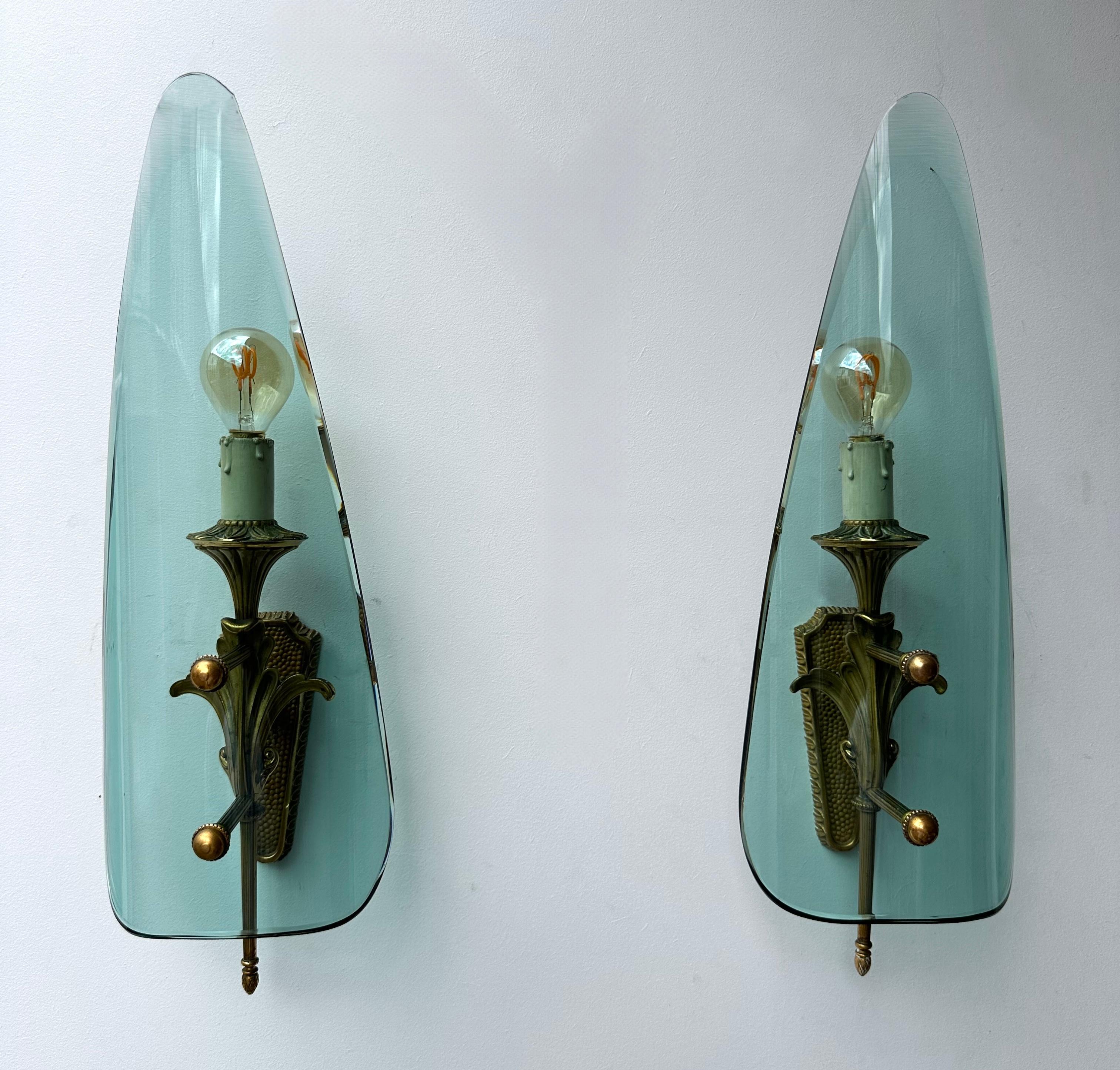 Mid-Century Modern Sconces Glass and Bronze. Italy, 1950s en vente 5