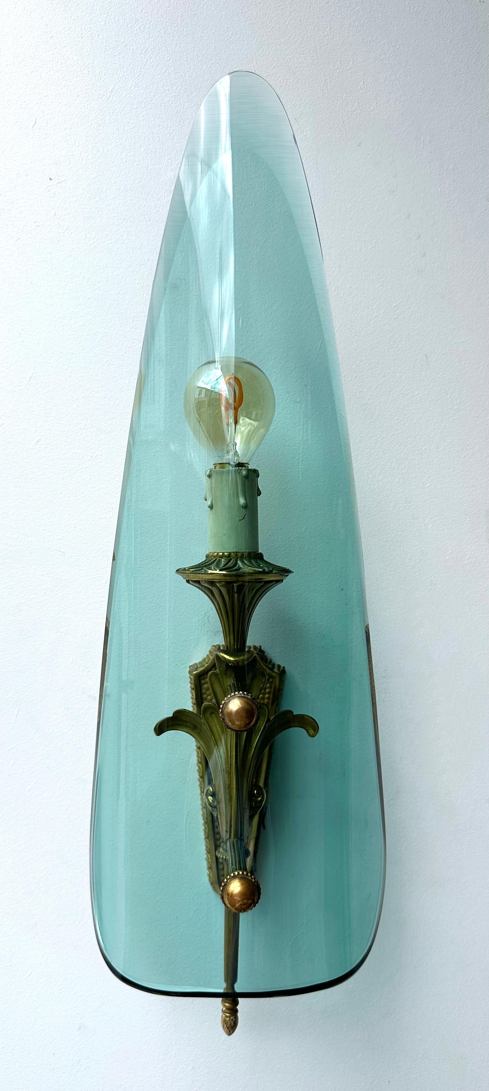 Mid-Century Modern Sconces Glass and Bronze. Italy, 1950s en vente 7