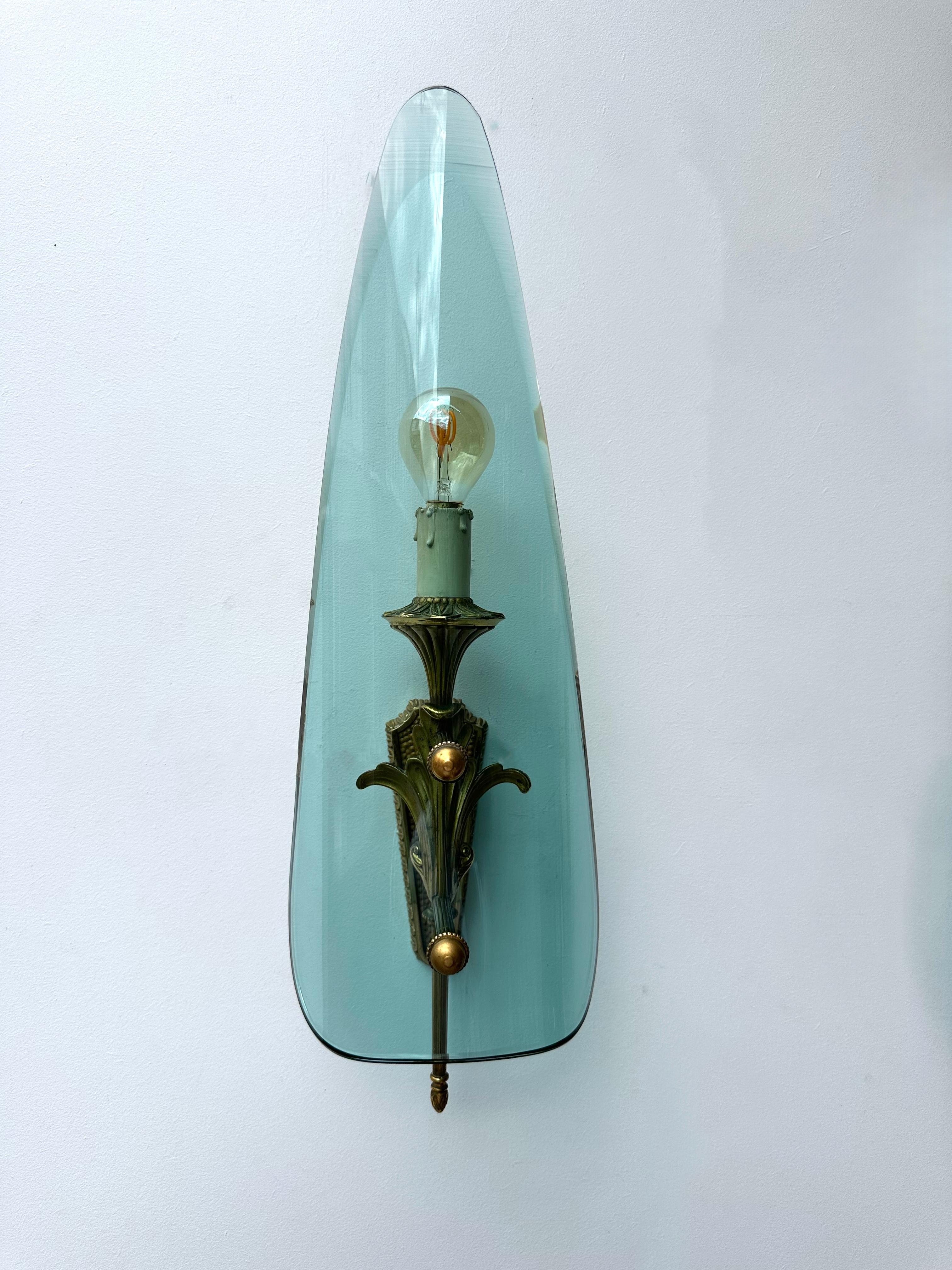 Milieu du XXe siècle Mid-Century Modern Sconces Glass and Bronze. Italy, 1950s en vente