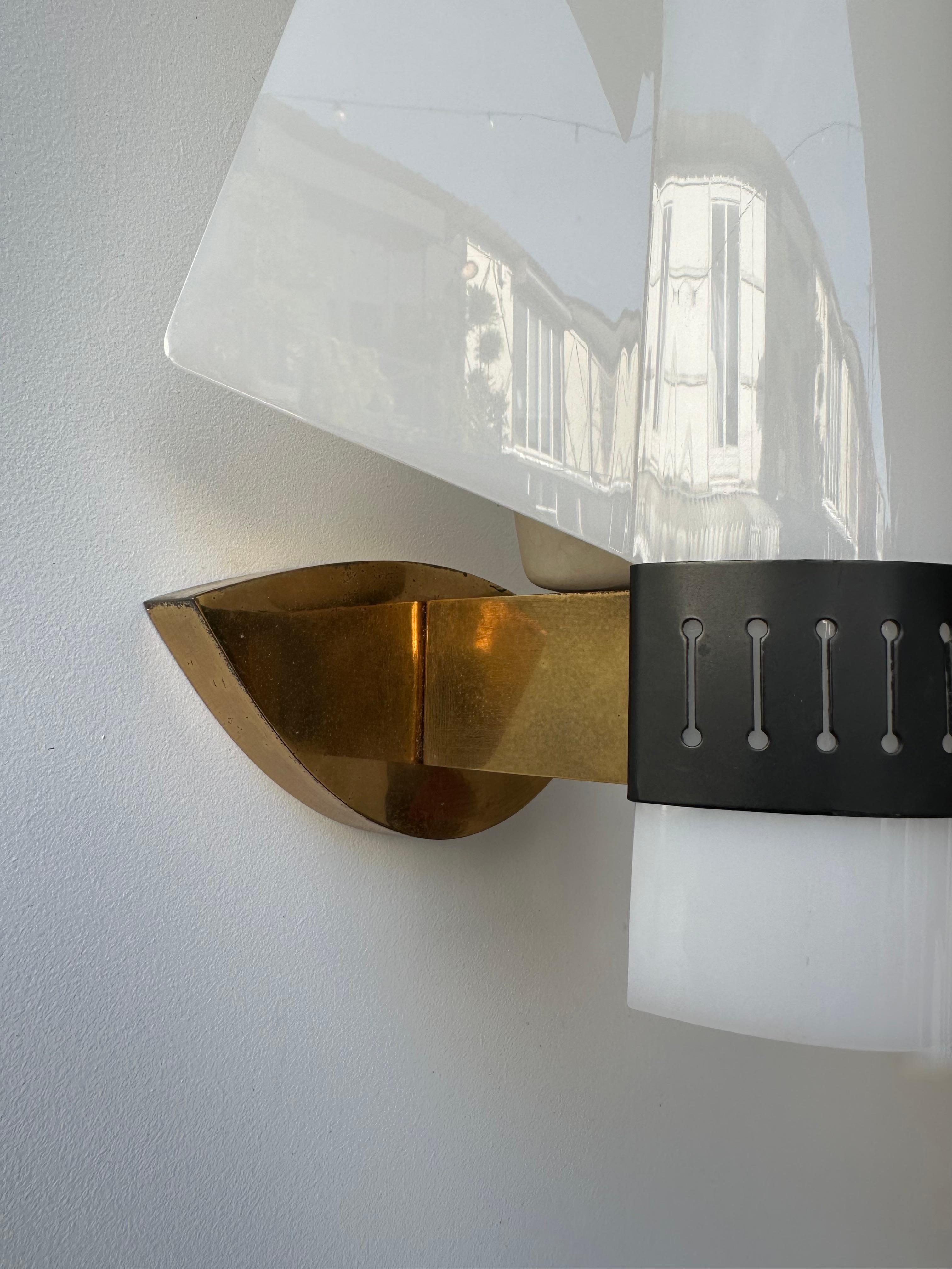 Mid-Century Modern Sconces Perspex Brass by Stilnovo. Italy, 1960s In Good Condition For Sale In SAINT-OUEN, FR