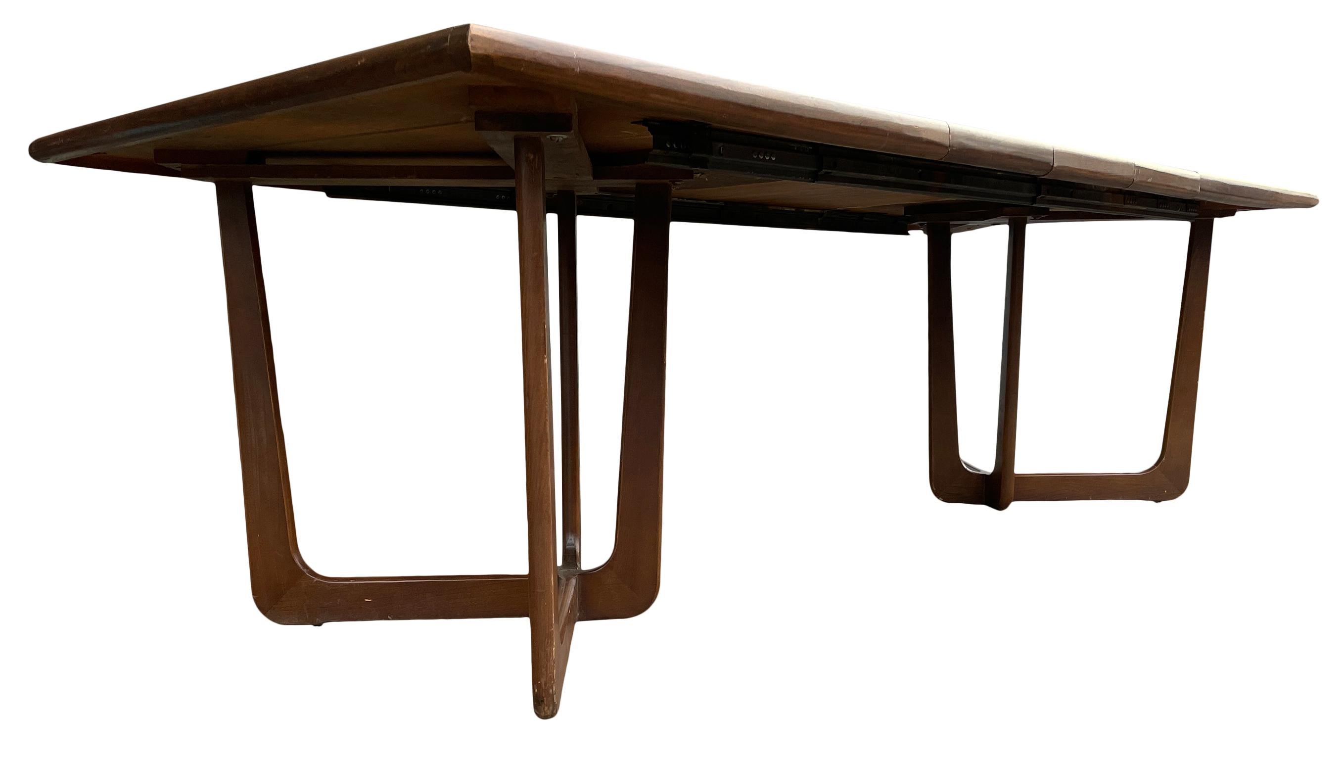 Mid-Century Modern Sculpted Base Walnut Dining Table Style of Adrian Pearsall  4