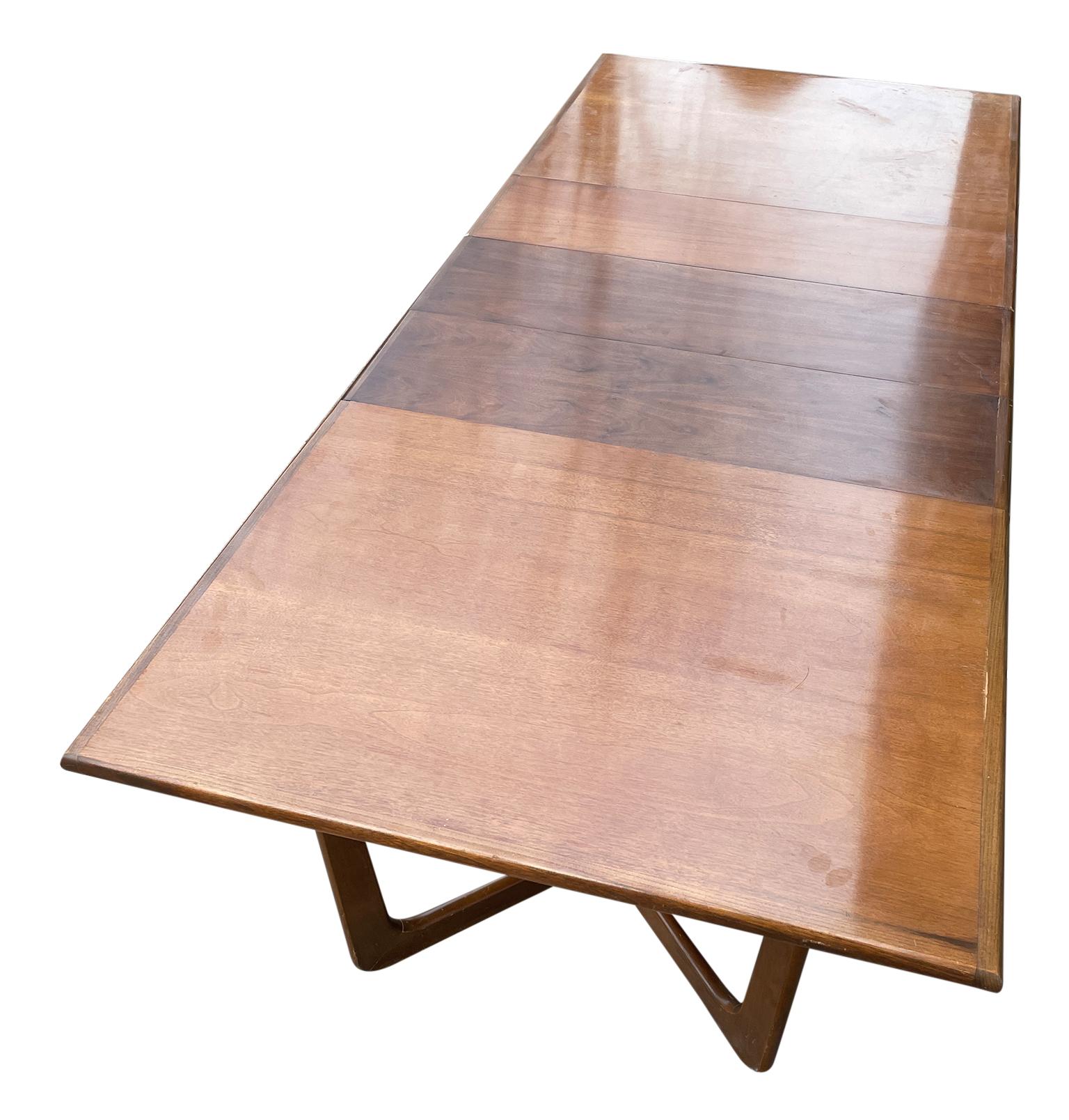 Mid-Century Modern Sculpted Base Walnut Dining Table Style of Adrian Pearsall  2