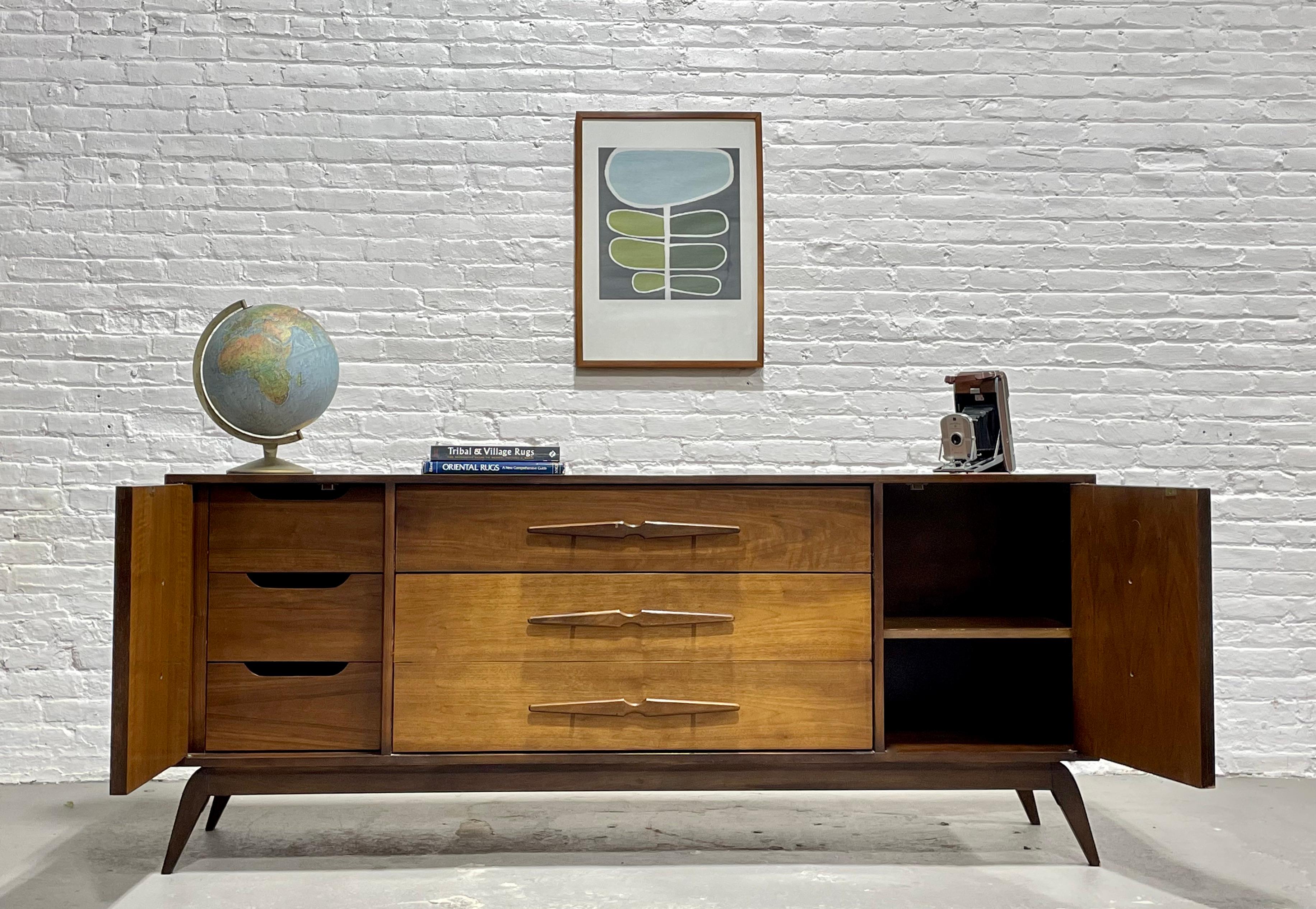 Wood Mid-Century Modern Sculpted Bedroom Set Dresser + Nightstands, c. 1960s