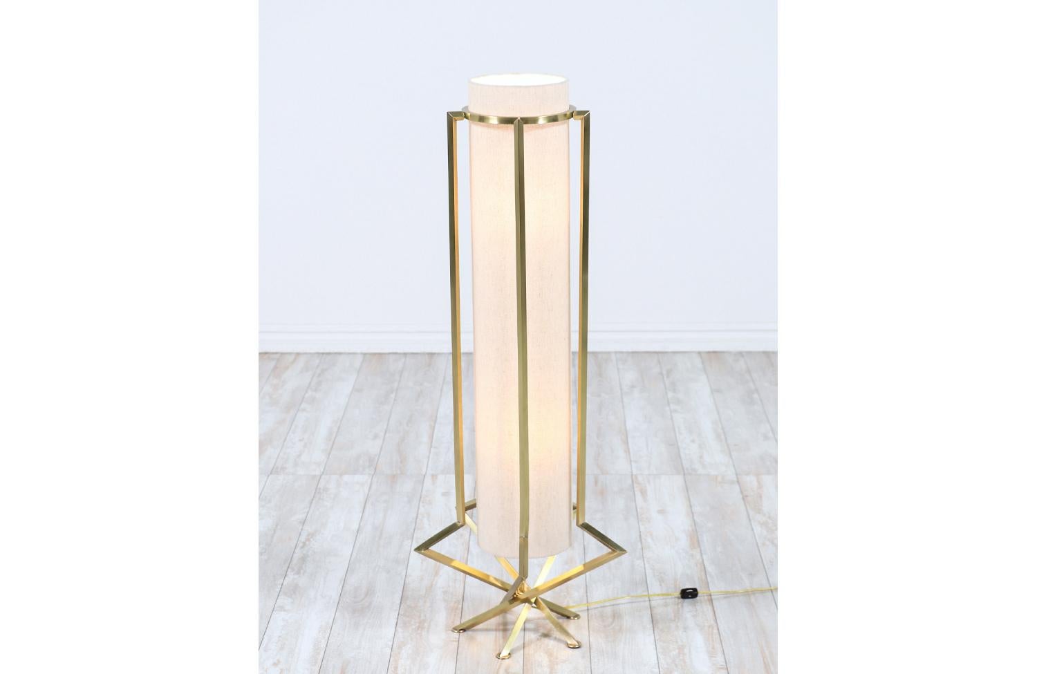 Expertly Restored - Mid-Century Modern Sculpted Brass Floor Lamp  In Excellent Condition For Sale In Los Angeles, CA