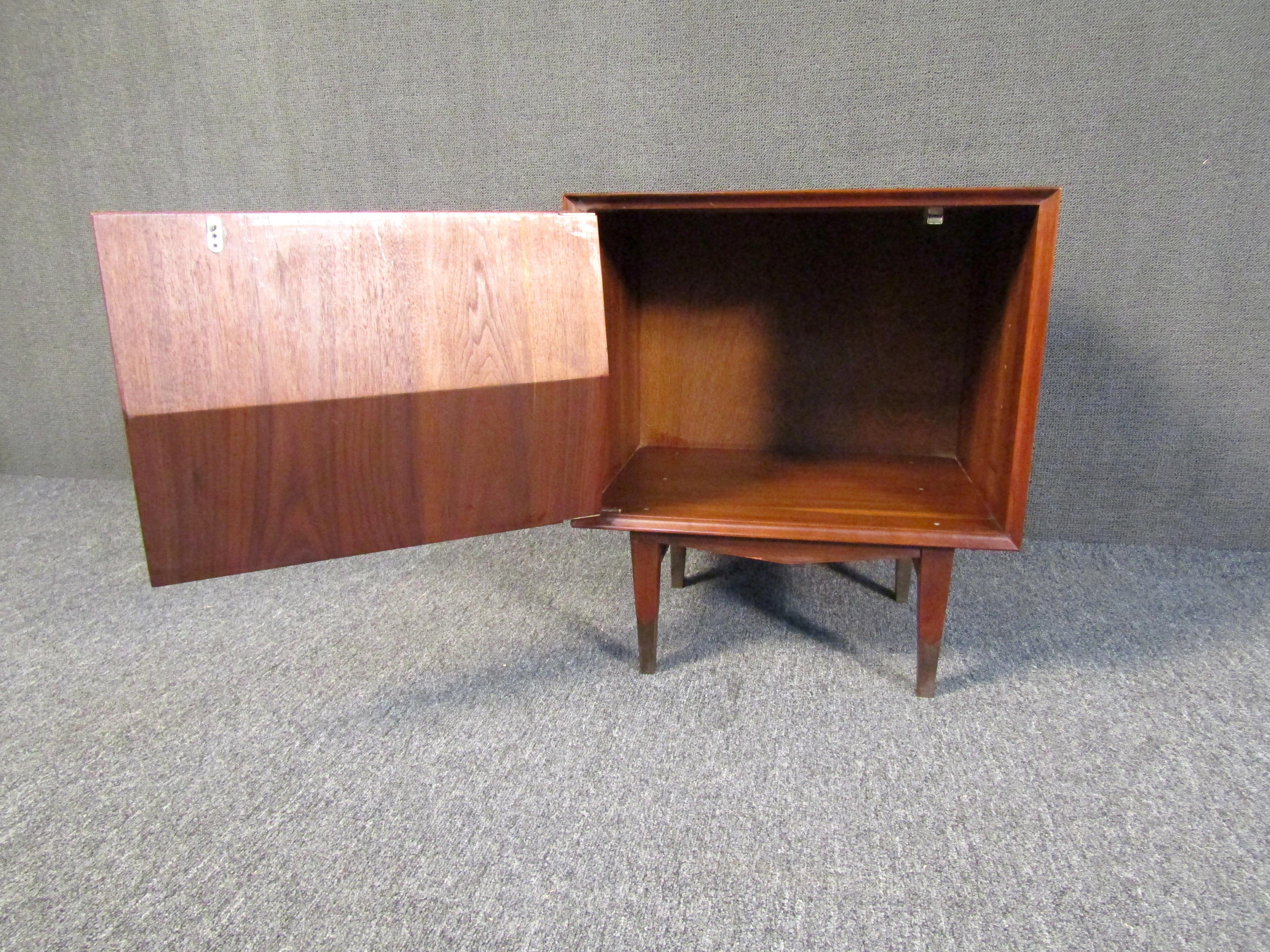 Mid-Century Modern Sculpted Front Nightstand Attributed to Albert Parvin 3