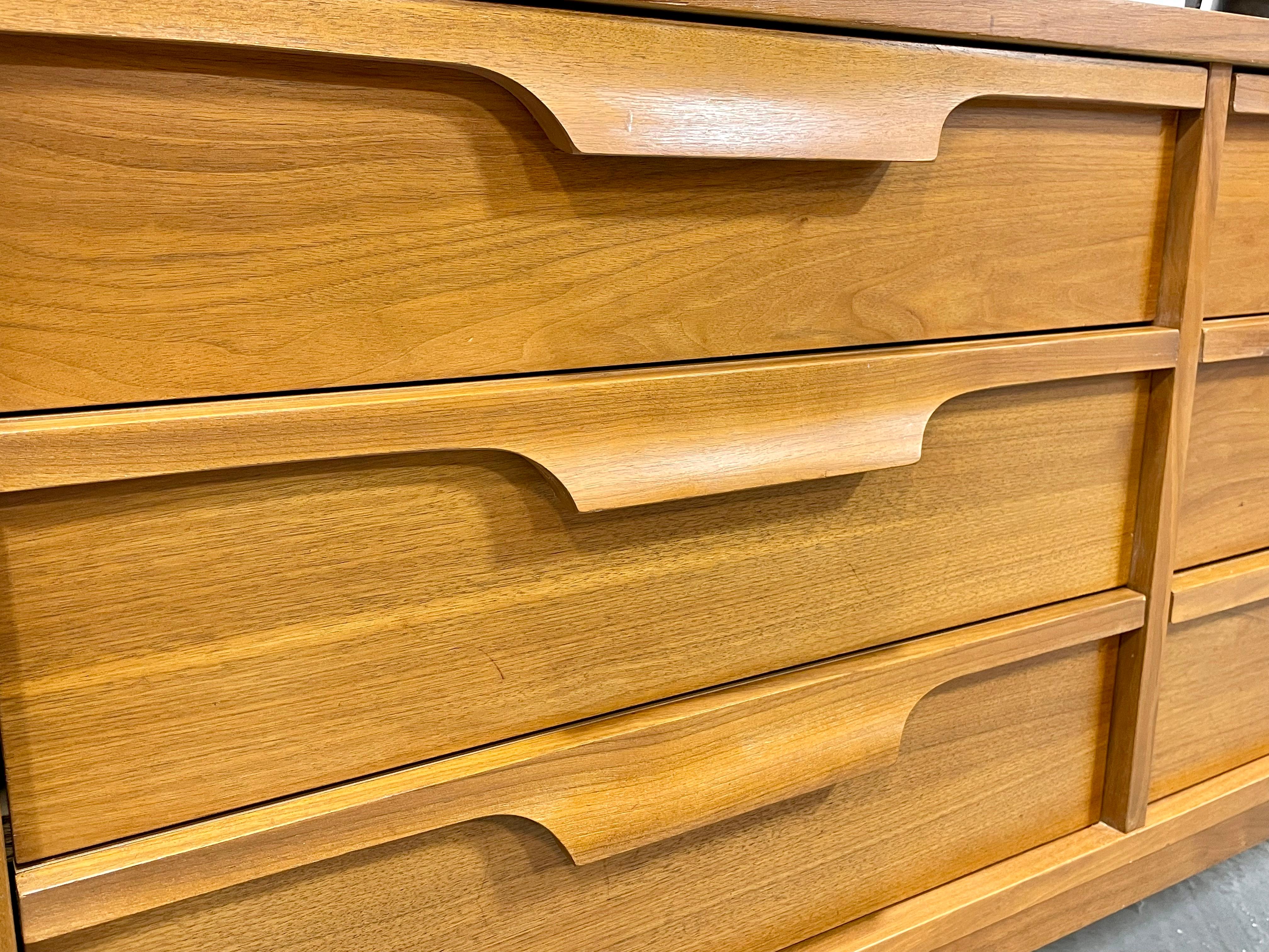 Mid Century MODERN SCULPTED Long DRESSER / Credenza by Johnson Carper, c. 1960's 3