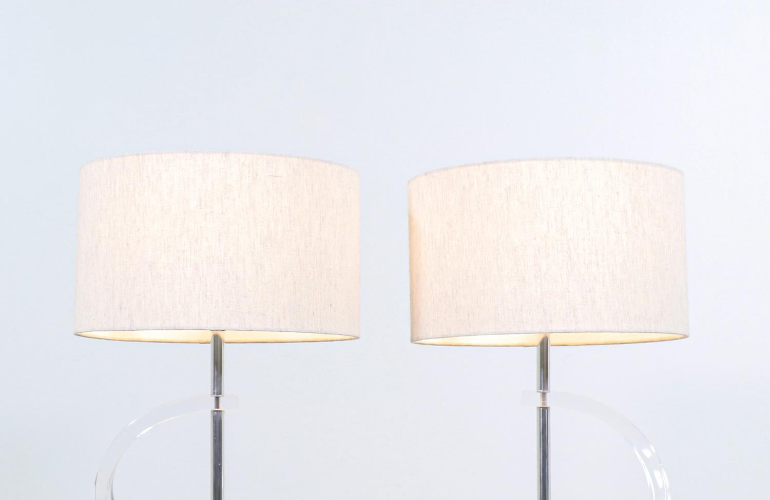 American Mid-Century Modern Sculpted Lucite Table Lamps For Sale