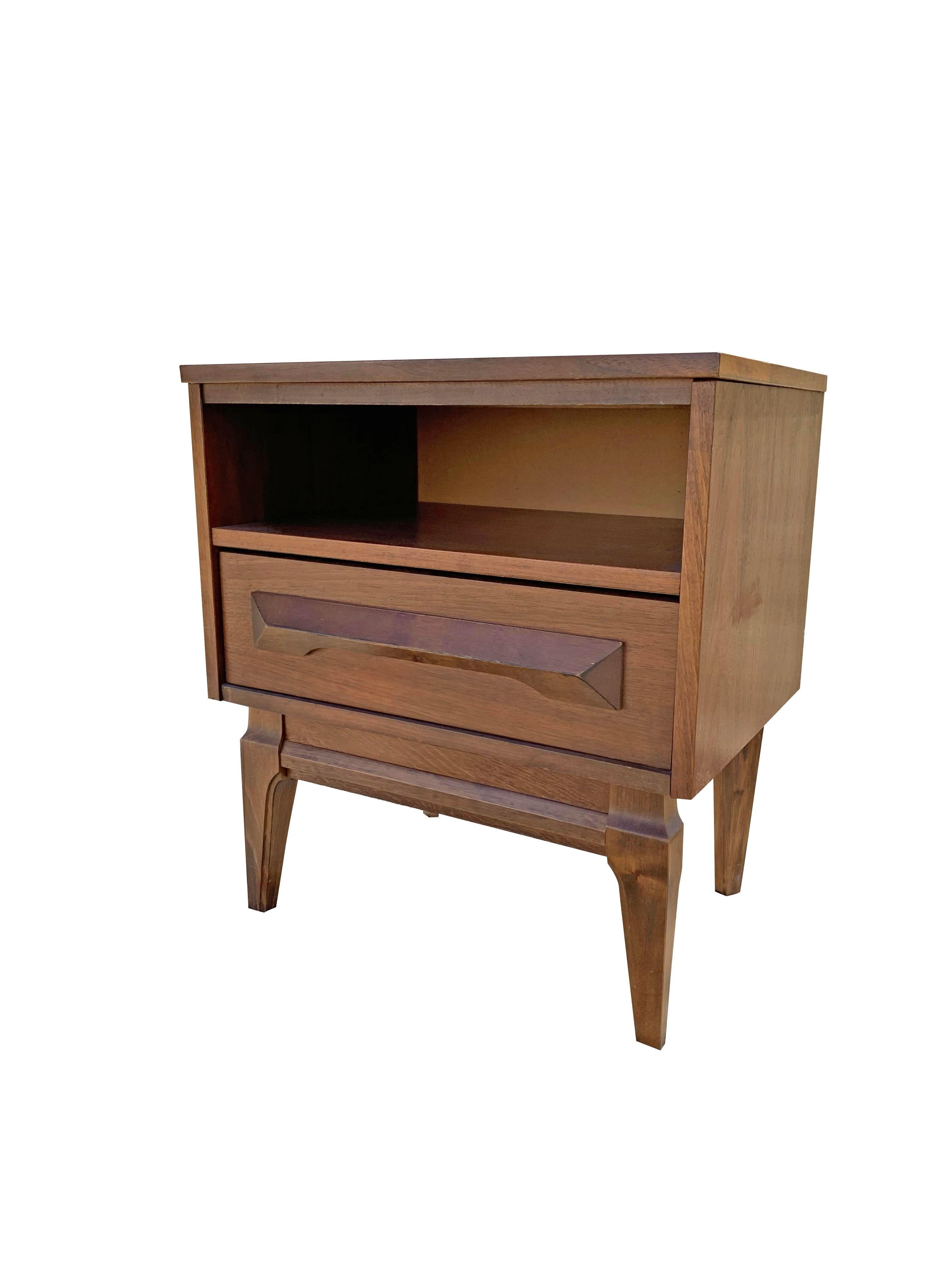 Mid-Century Modern Sculpted Nightstand or End Table.

Elevate your bedroom or living room with this stunning Mid-Century Modern Sculpted Nightstand or End Table. This unique piece combines form and function with a bold, sculptural design.

Key