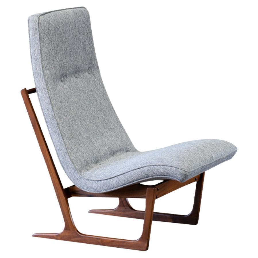 Mid-Century Modern Sculpted Sleigh-Base Lounge Chair by Hans Juergens For Sale